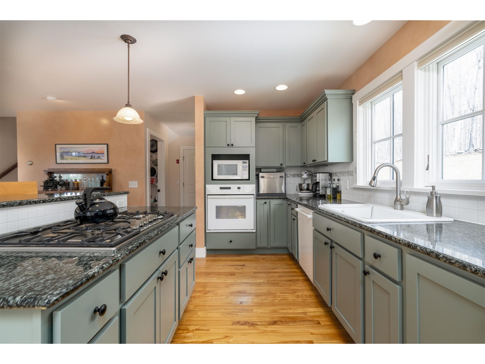 588 Loomis Highlands