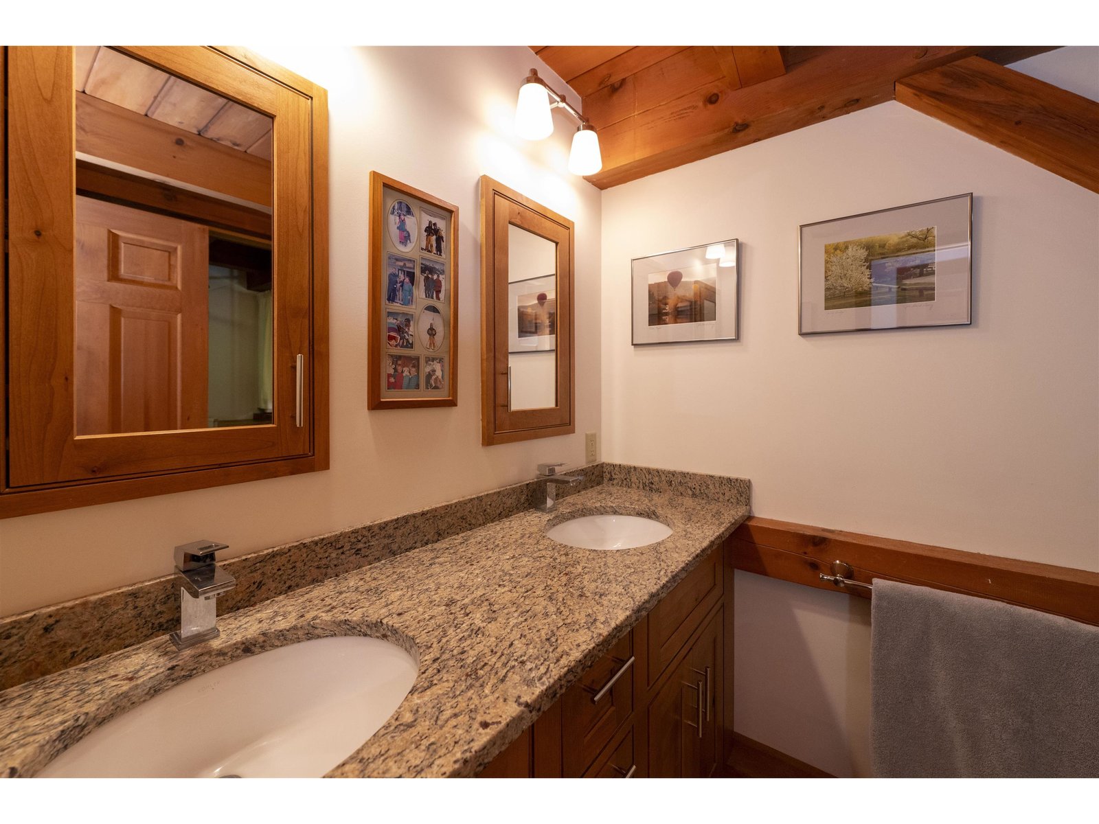 589 Fairbanks Turn