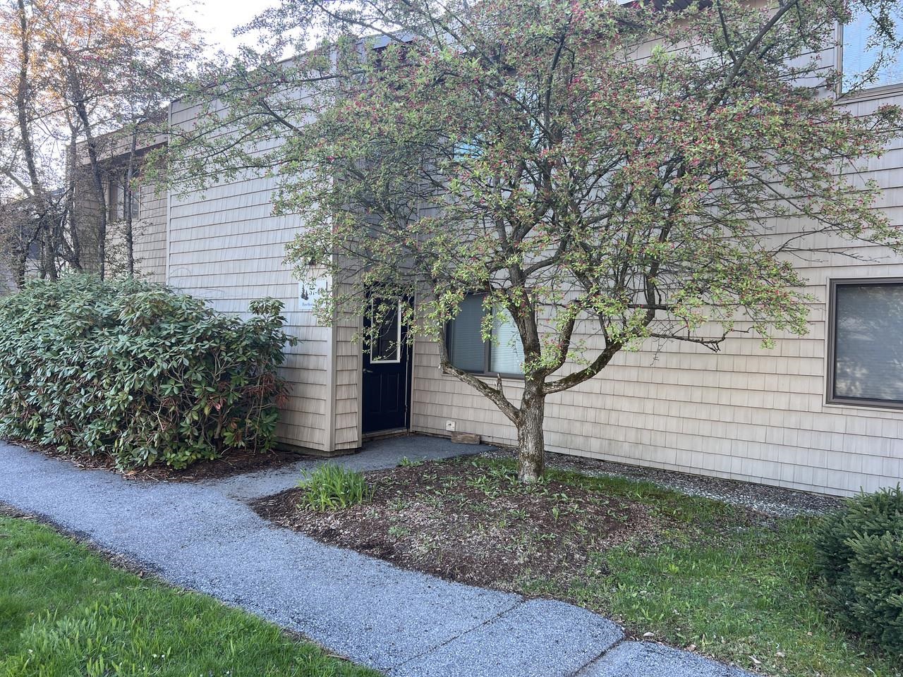 59 Hawthorne Circle