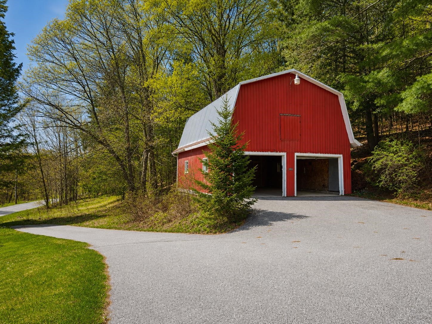 591 Sweet Hollow Road