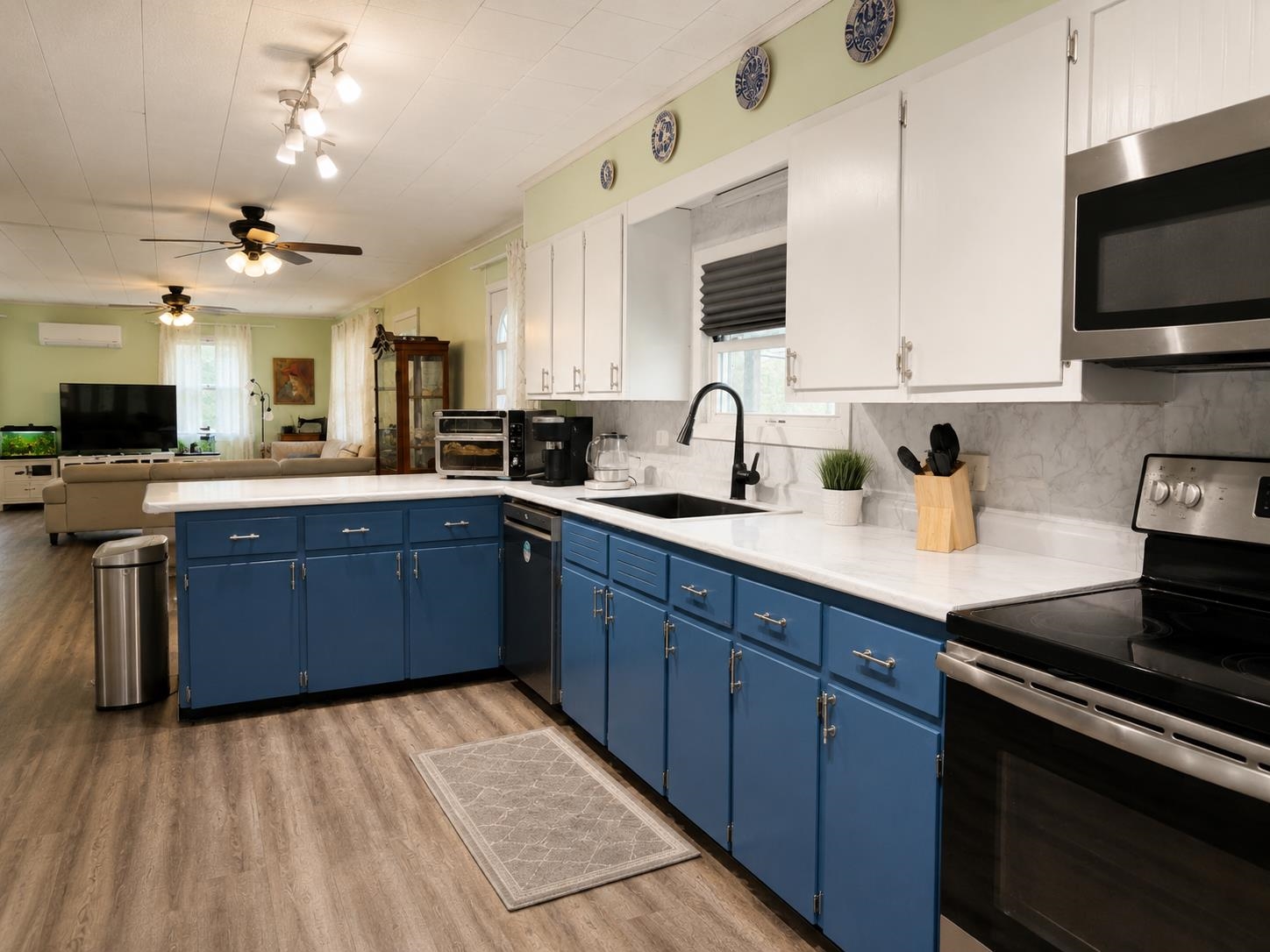 591 Sweet Hollow Road