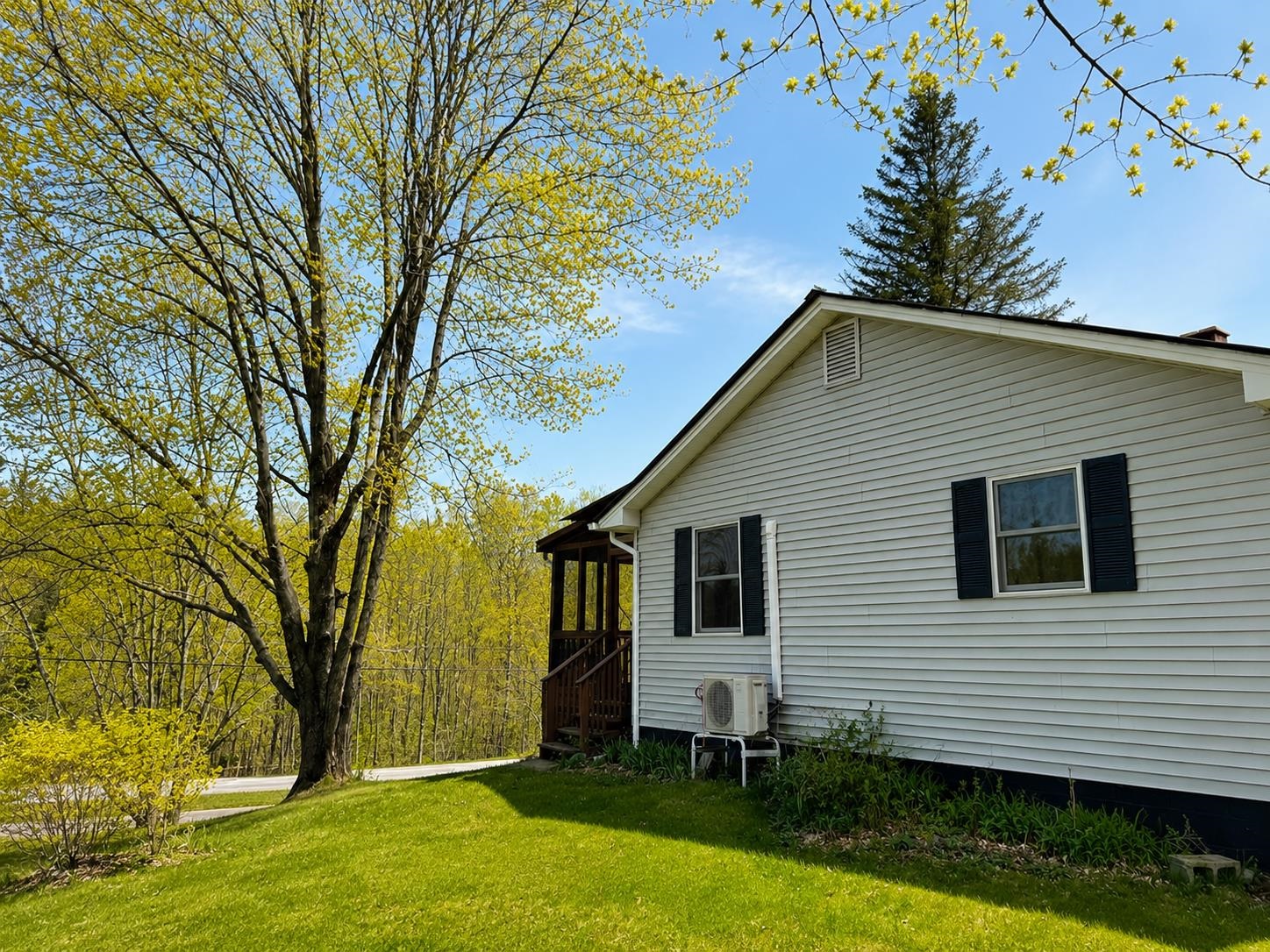 591 Sweet Hollow Road