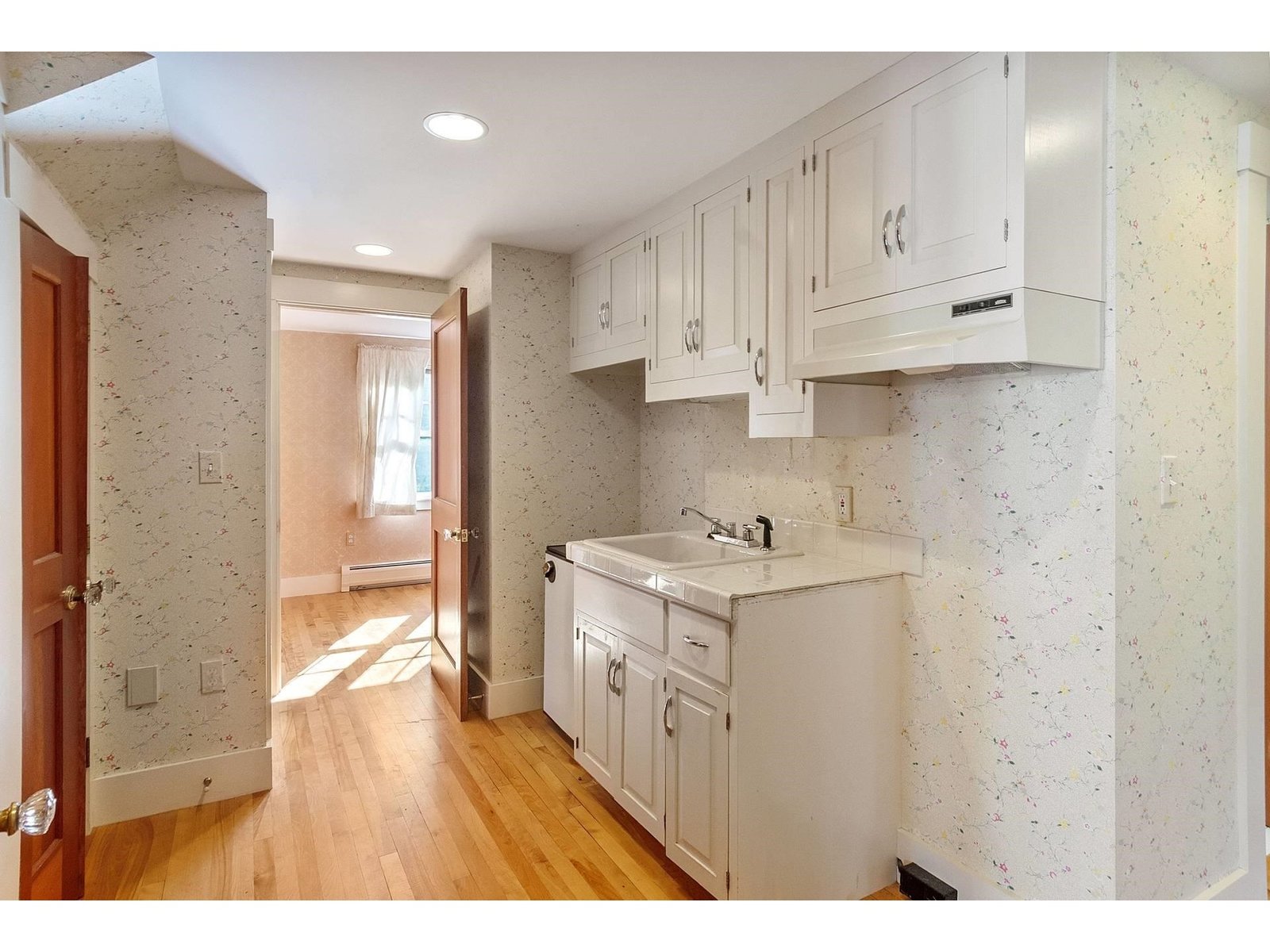 598 East Woodstock Road