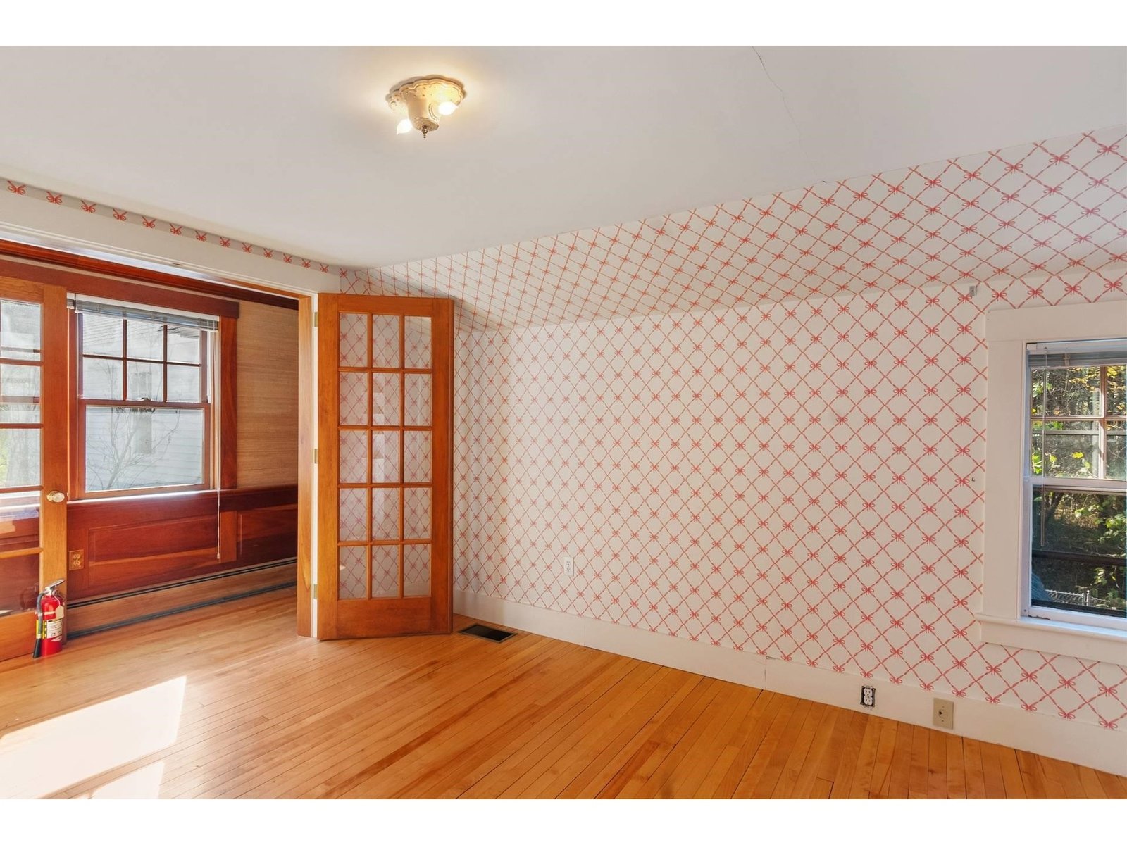 598 East Woodstock Road
