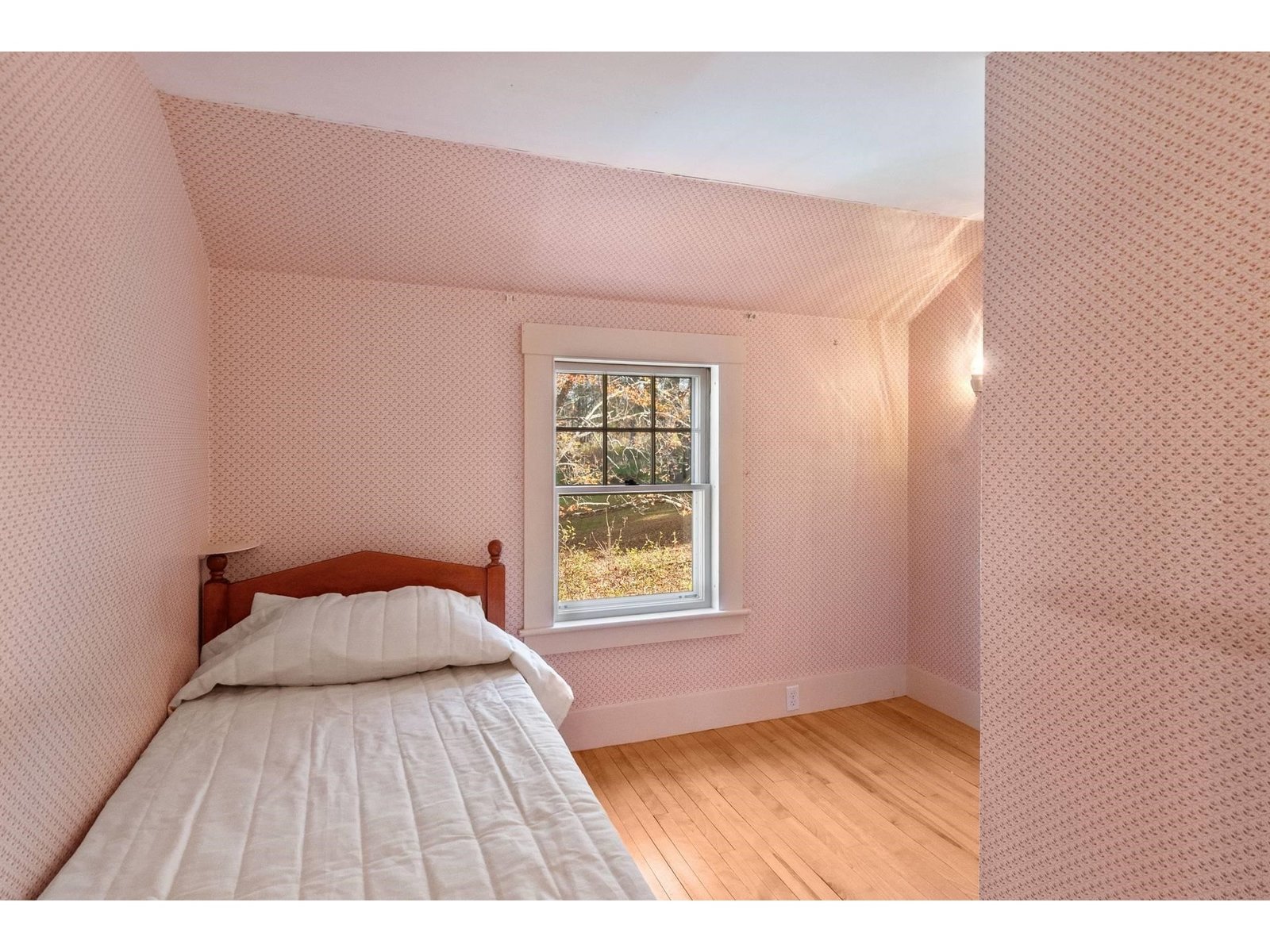 598 East Woodstock Road