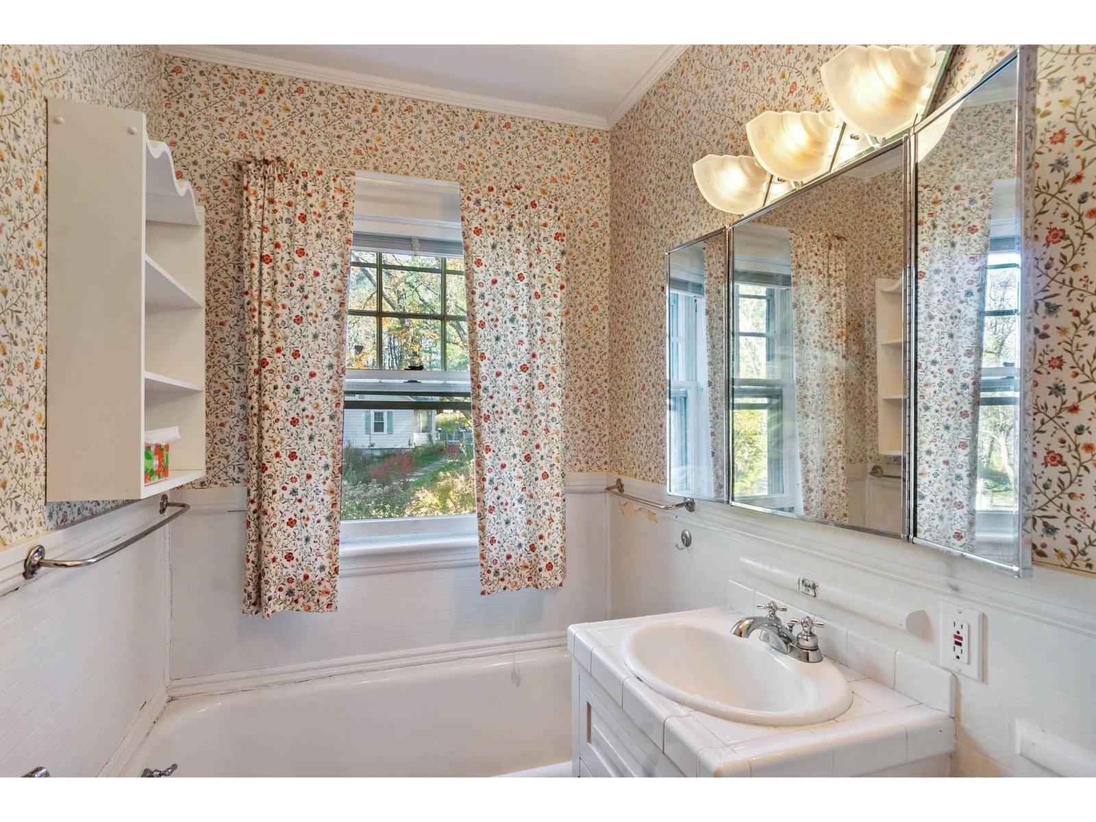 598 East Woodstock Road