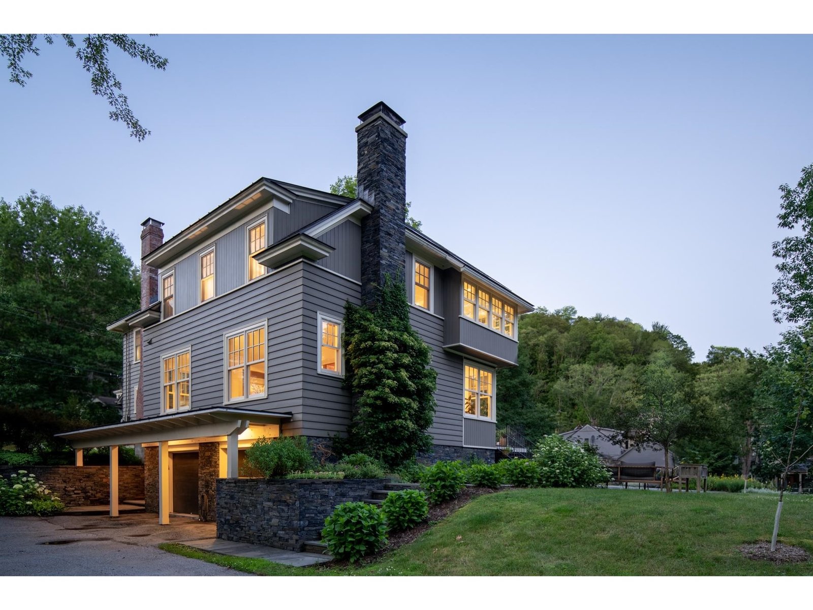 6 Clarendon Avenue