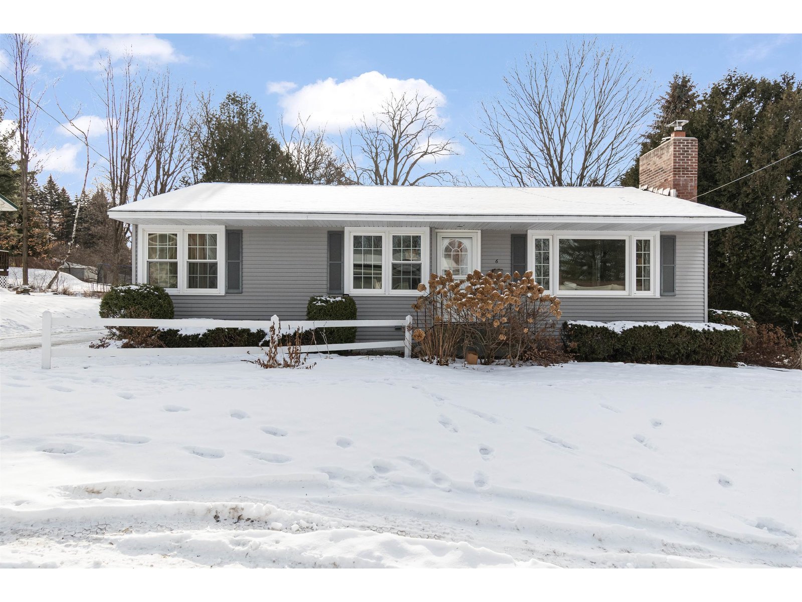 6 Donnelly Court