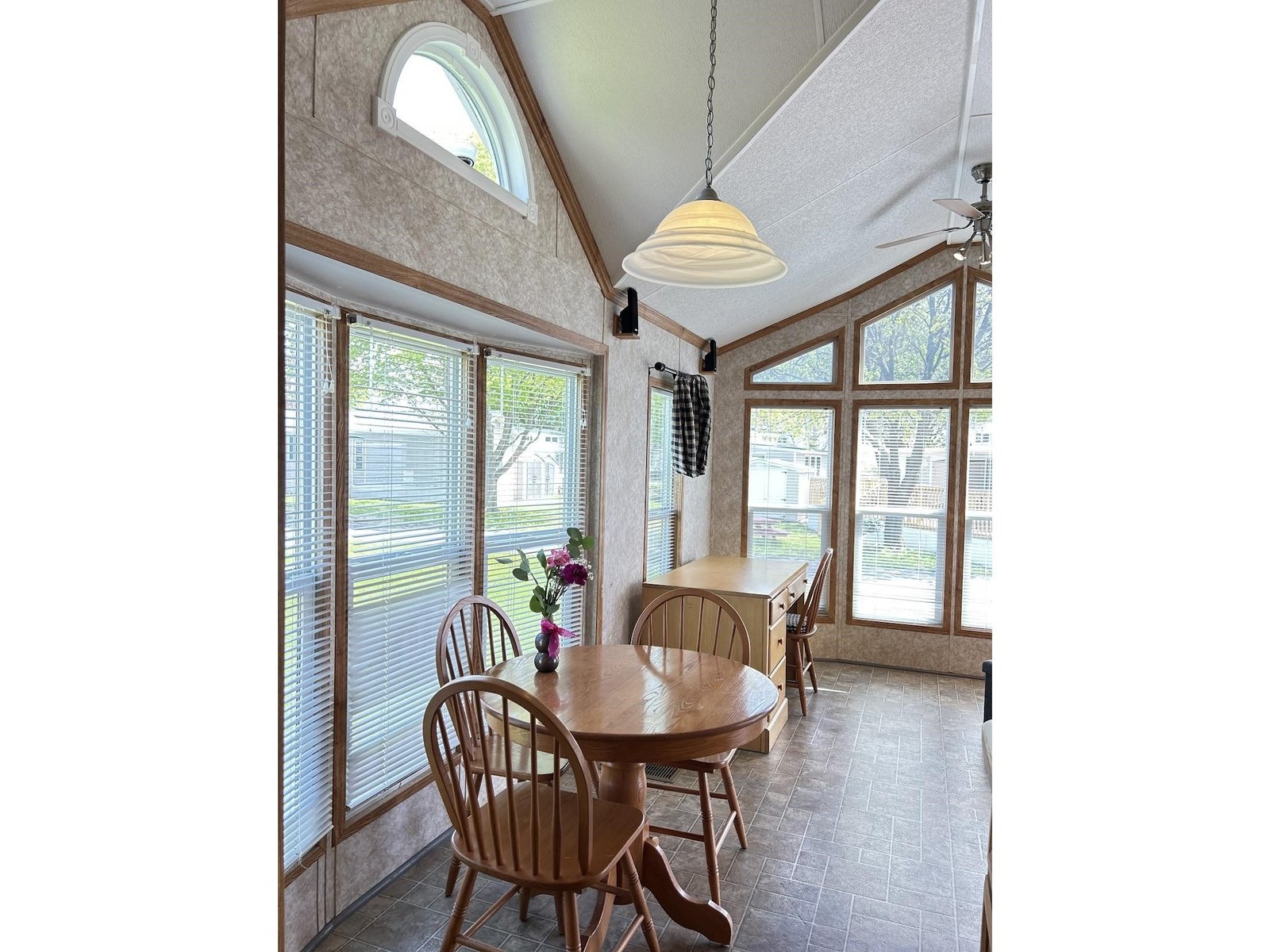 6 Eagle Lane, Unit EA006