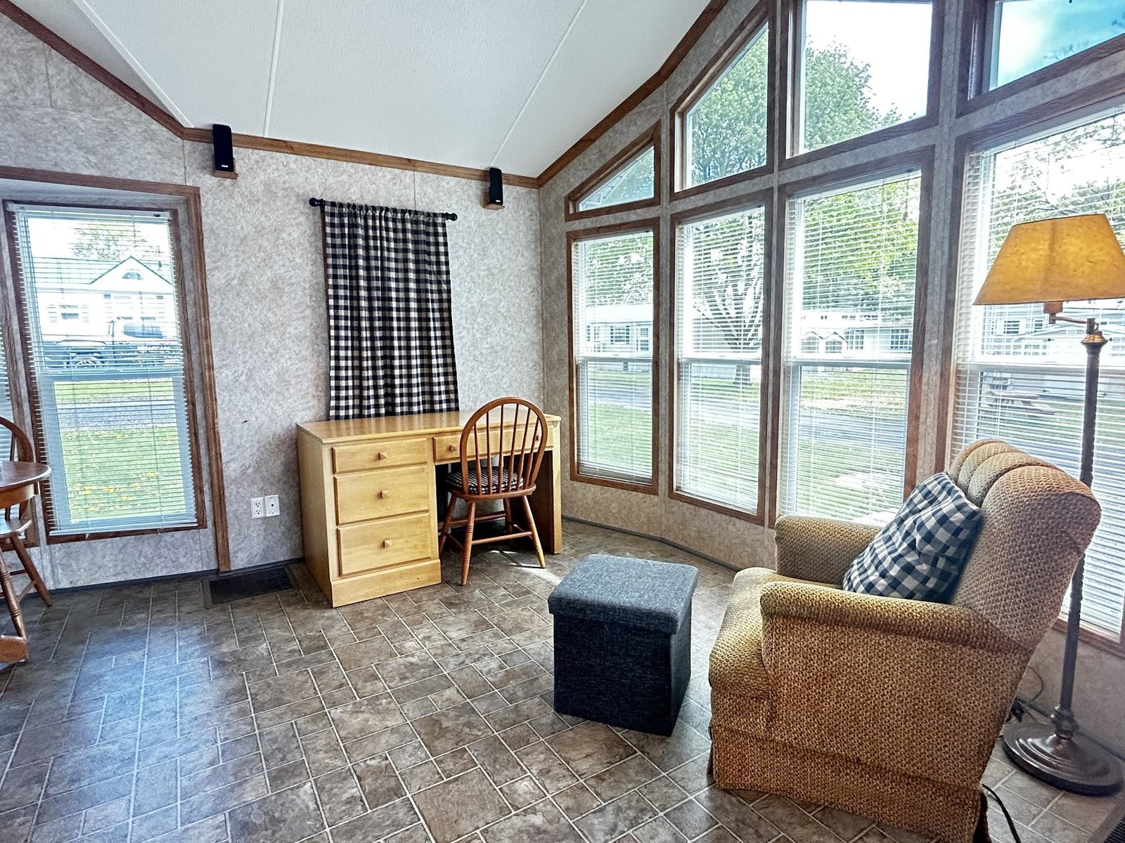 6 Eagle Lane, Unit EA006