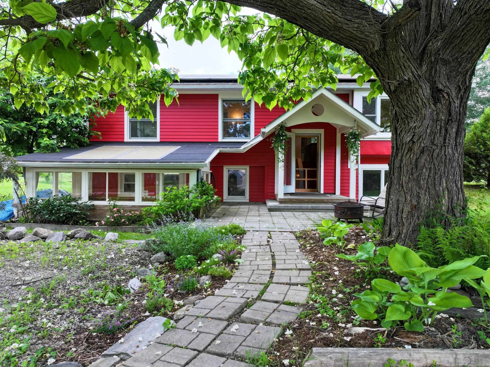 6 Harrow Way, Middlebury