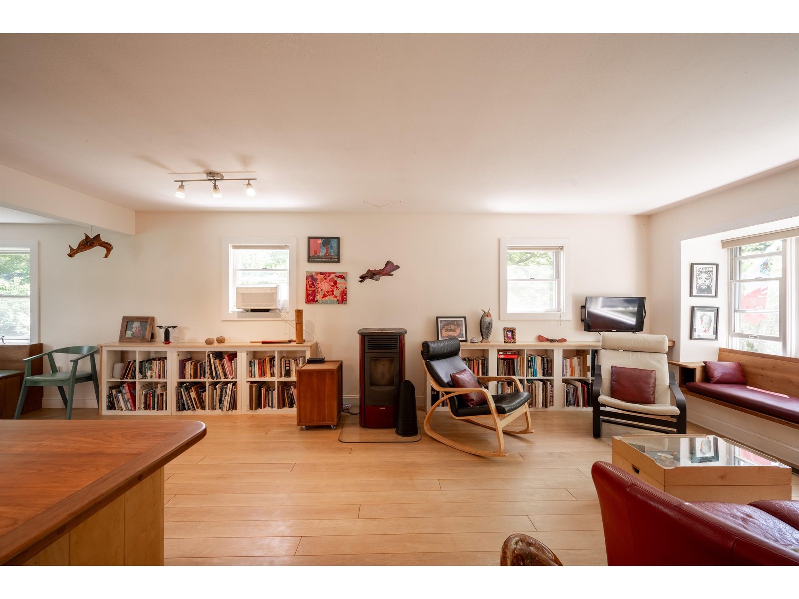 6 Harrow Way