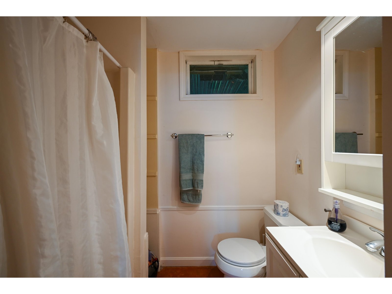 6 Harrow Way
