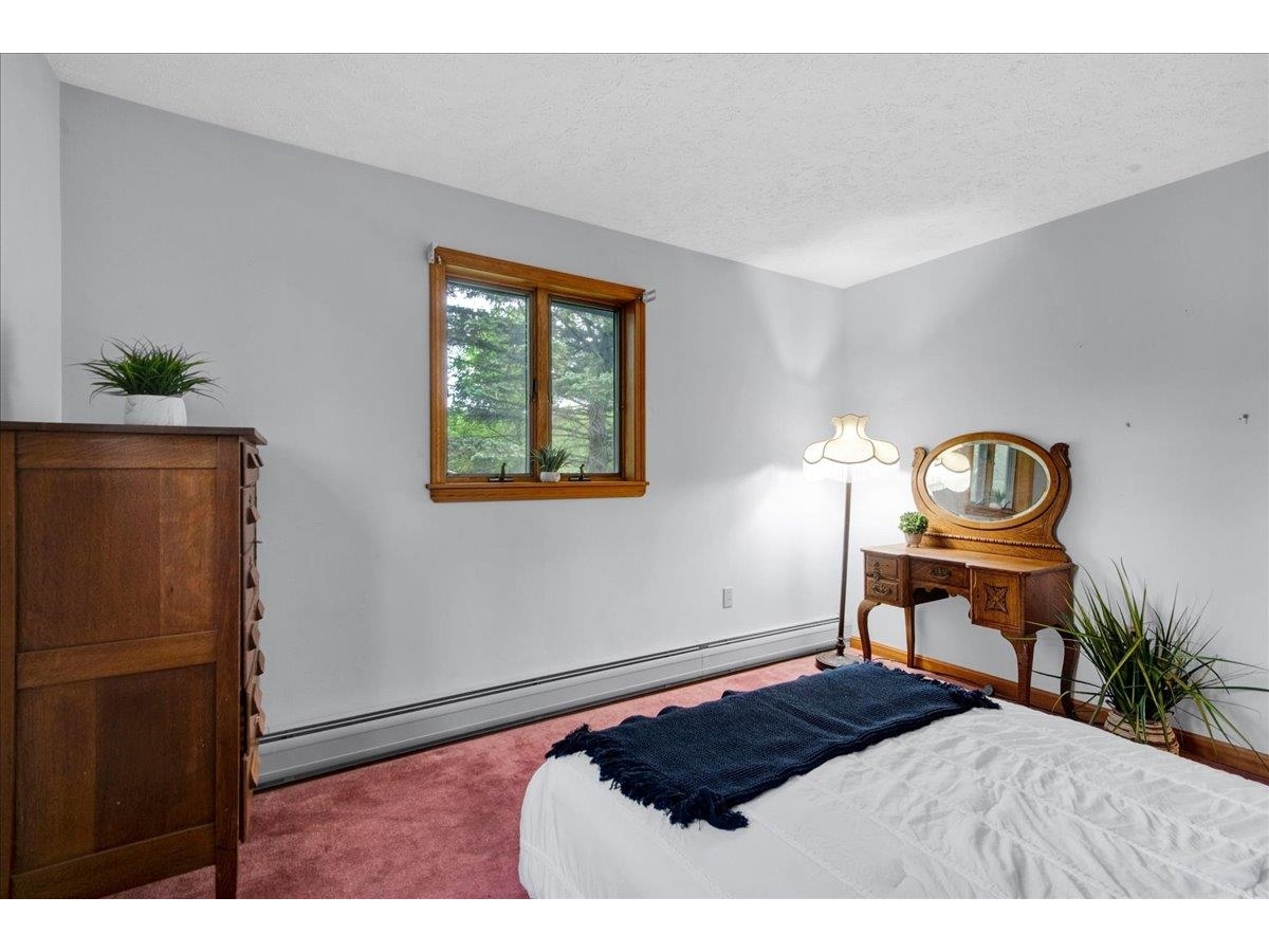 6 Meadowbrook Lane