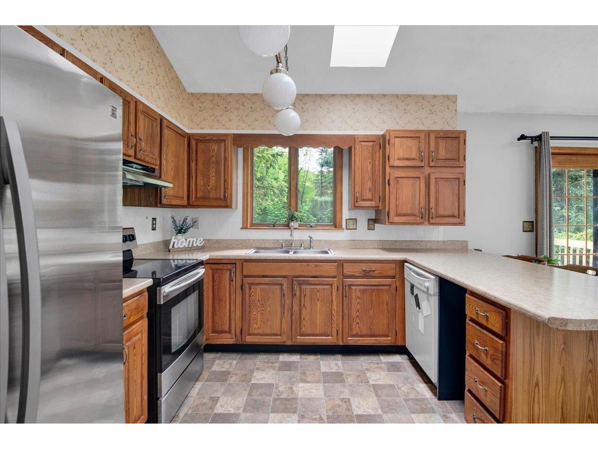 6 Meadowbrook Lane