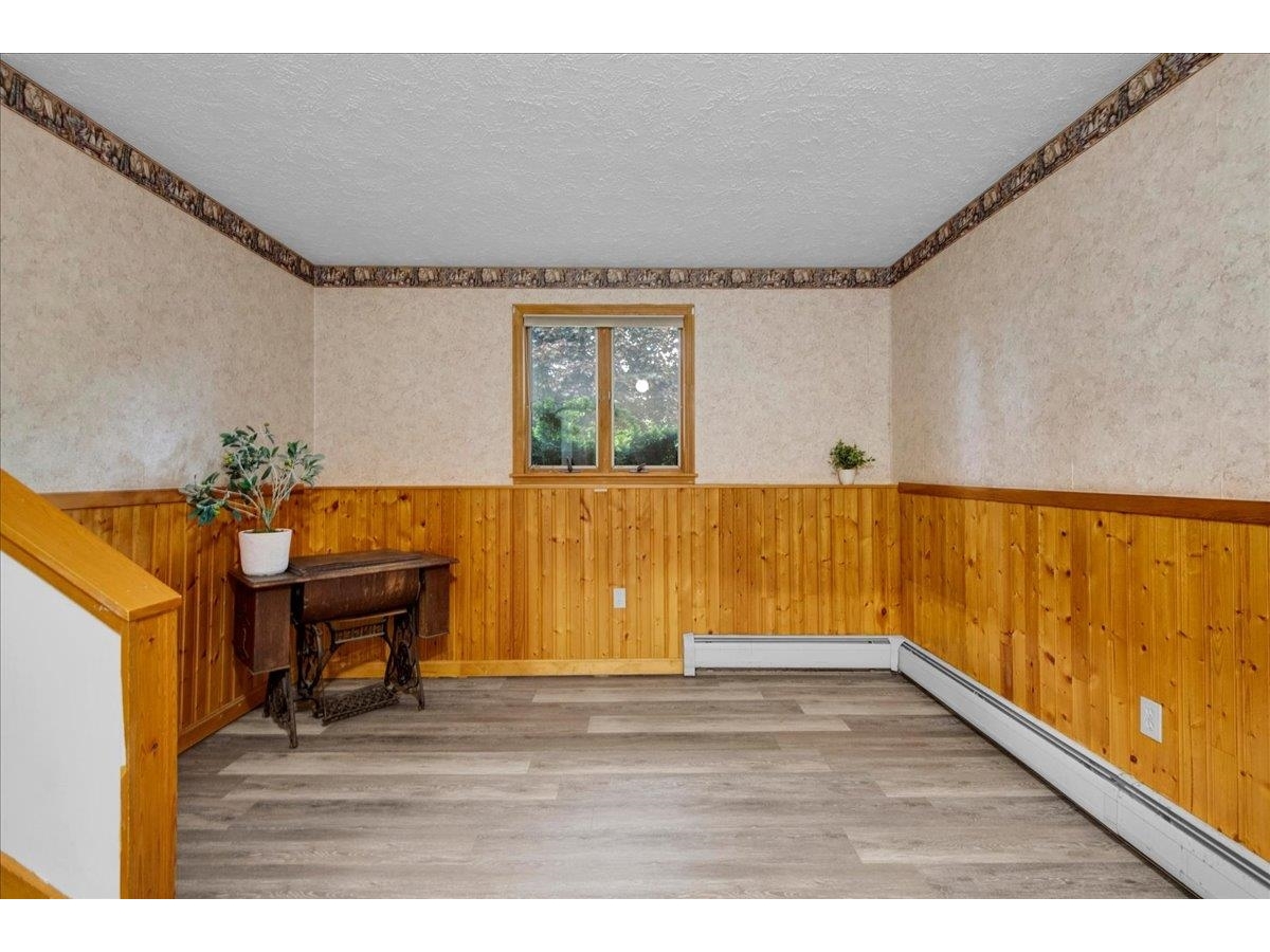 6 Meadowbrook Lane