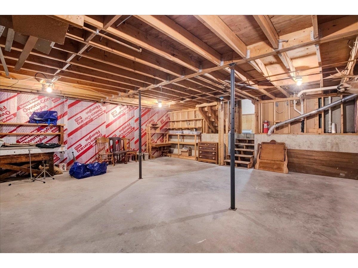 6 Meadowbrook Lane