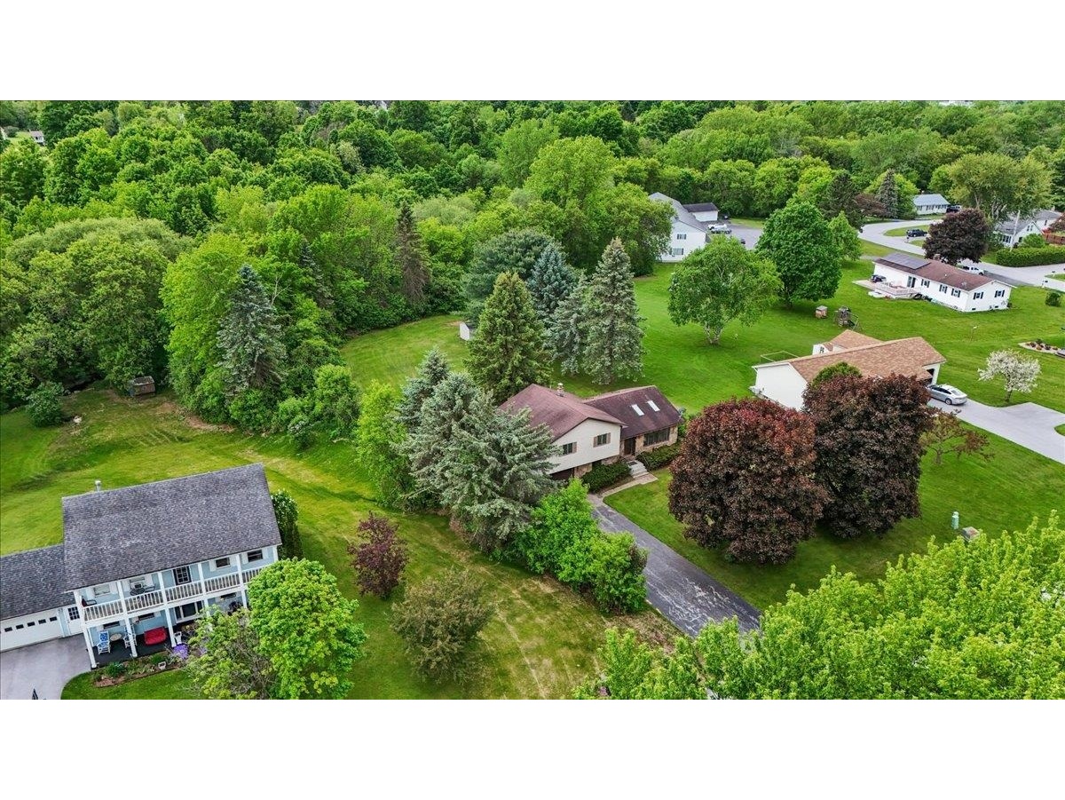 6 Meadowbrook Lane