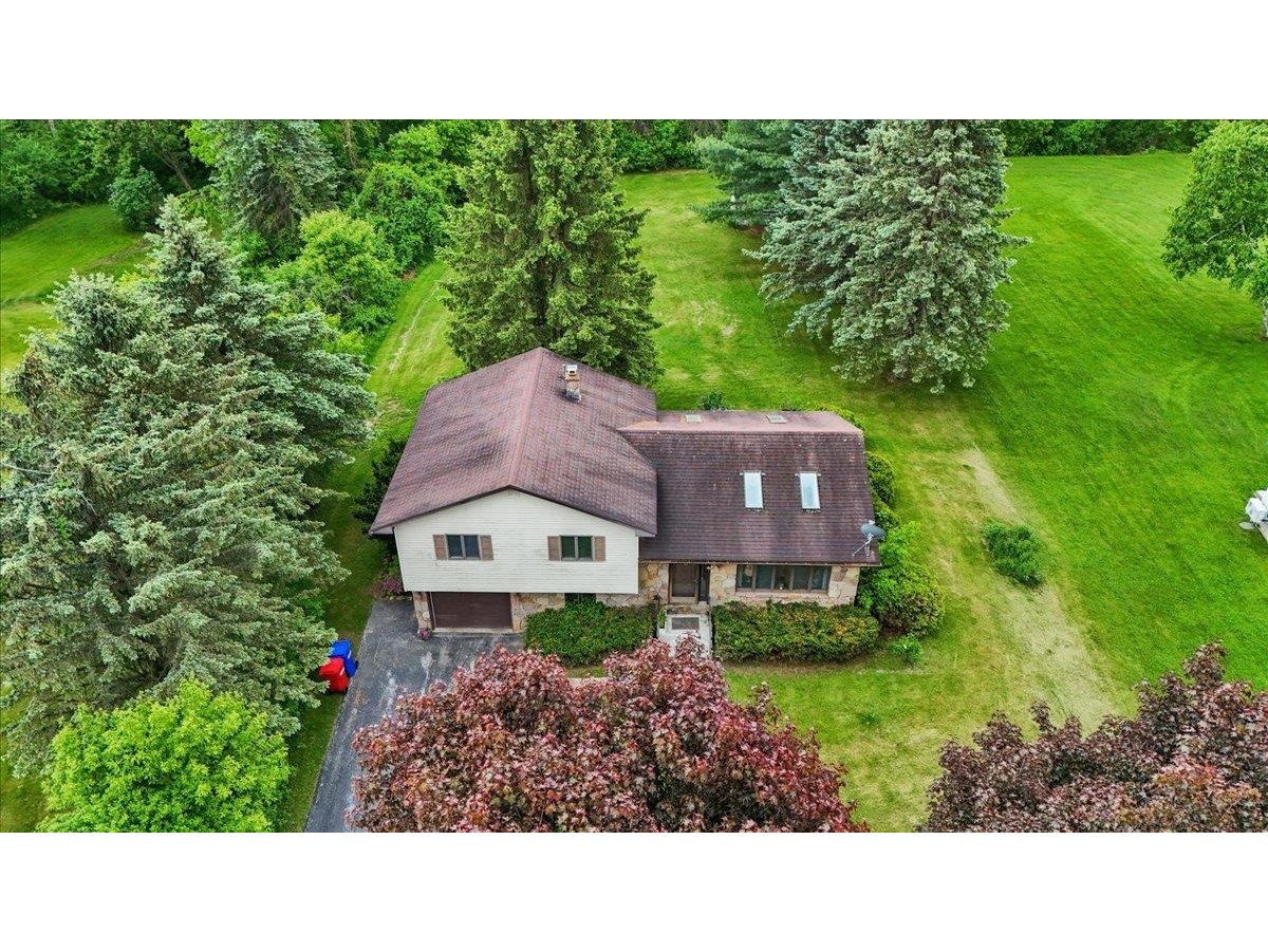 6 Meadowbrook Lane