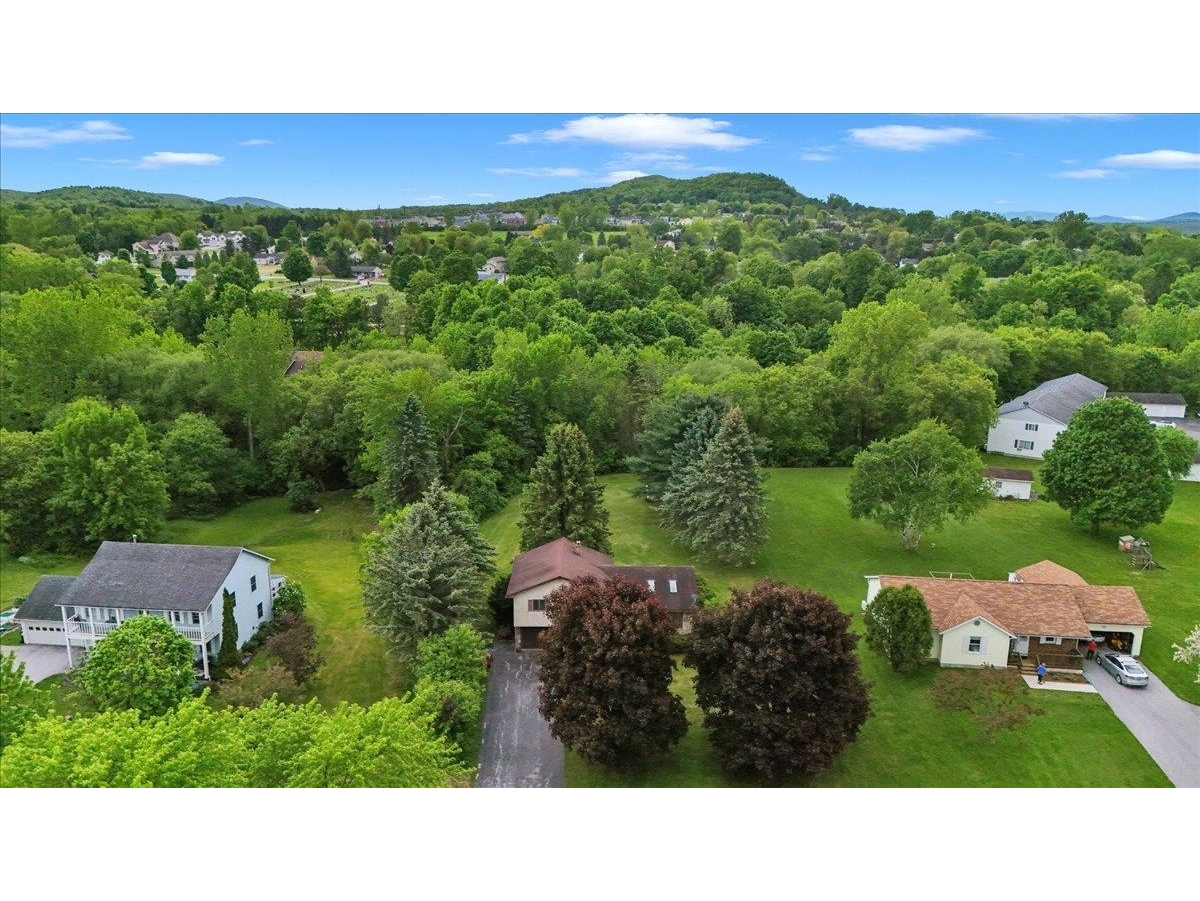 6 Meadowbrook Lane