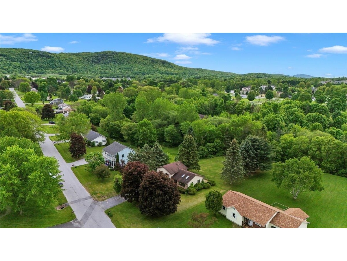 6 Meadowbrook Lane
