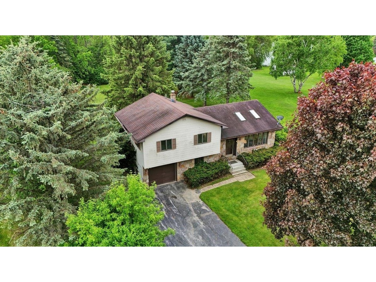 6 Meadowbrook Lane