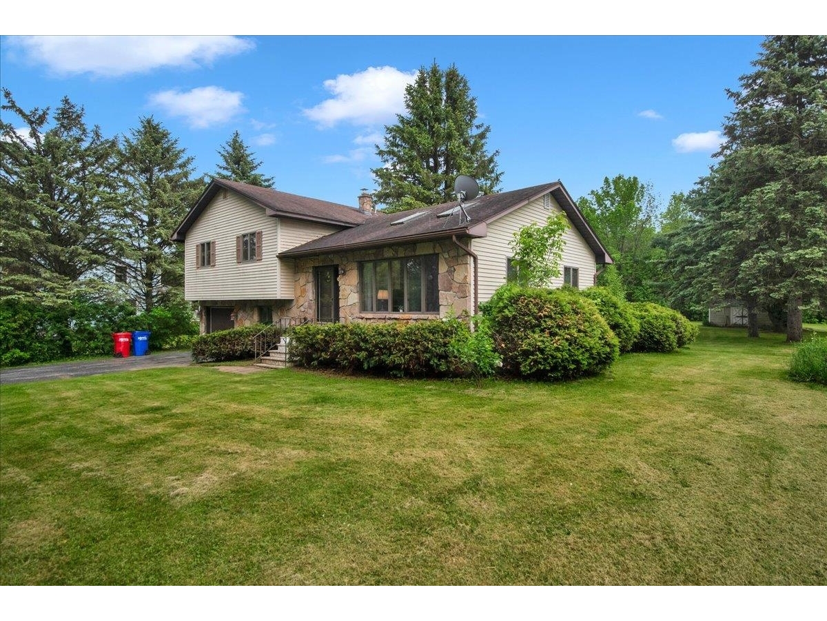 6 Meadowbrook Lane