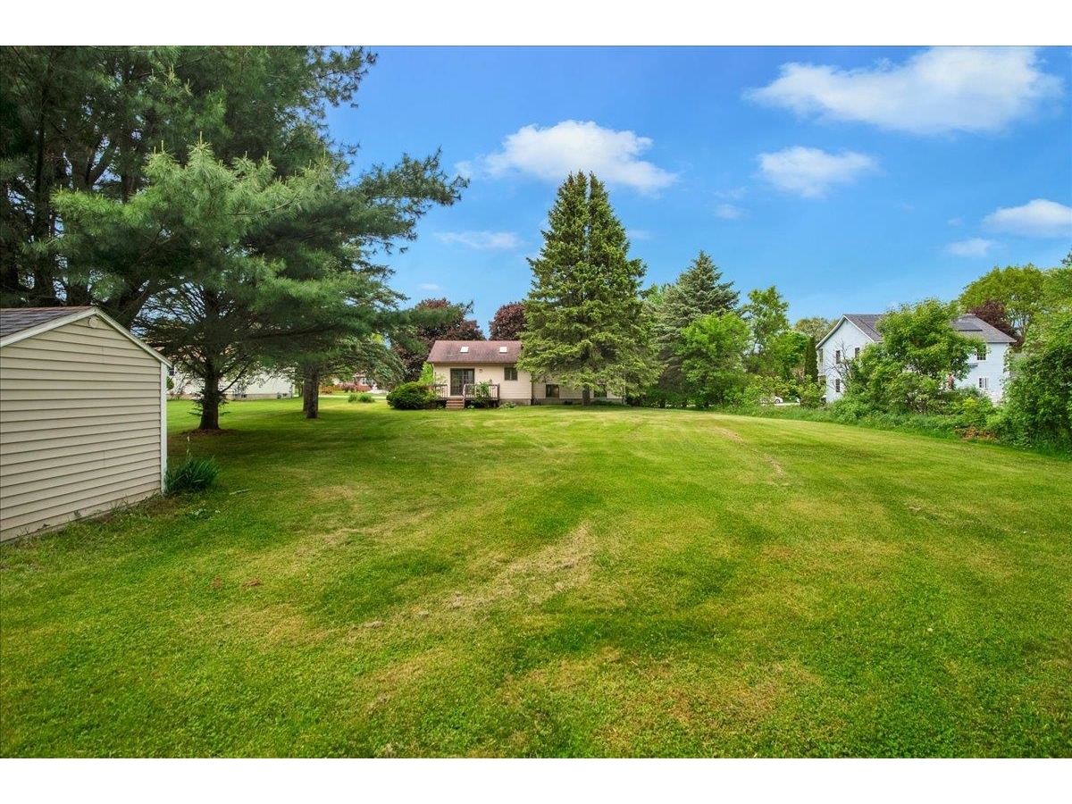 6 Meadowbrook Lane