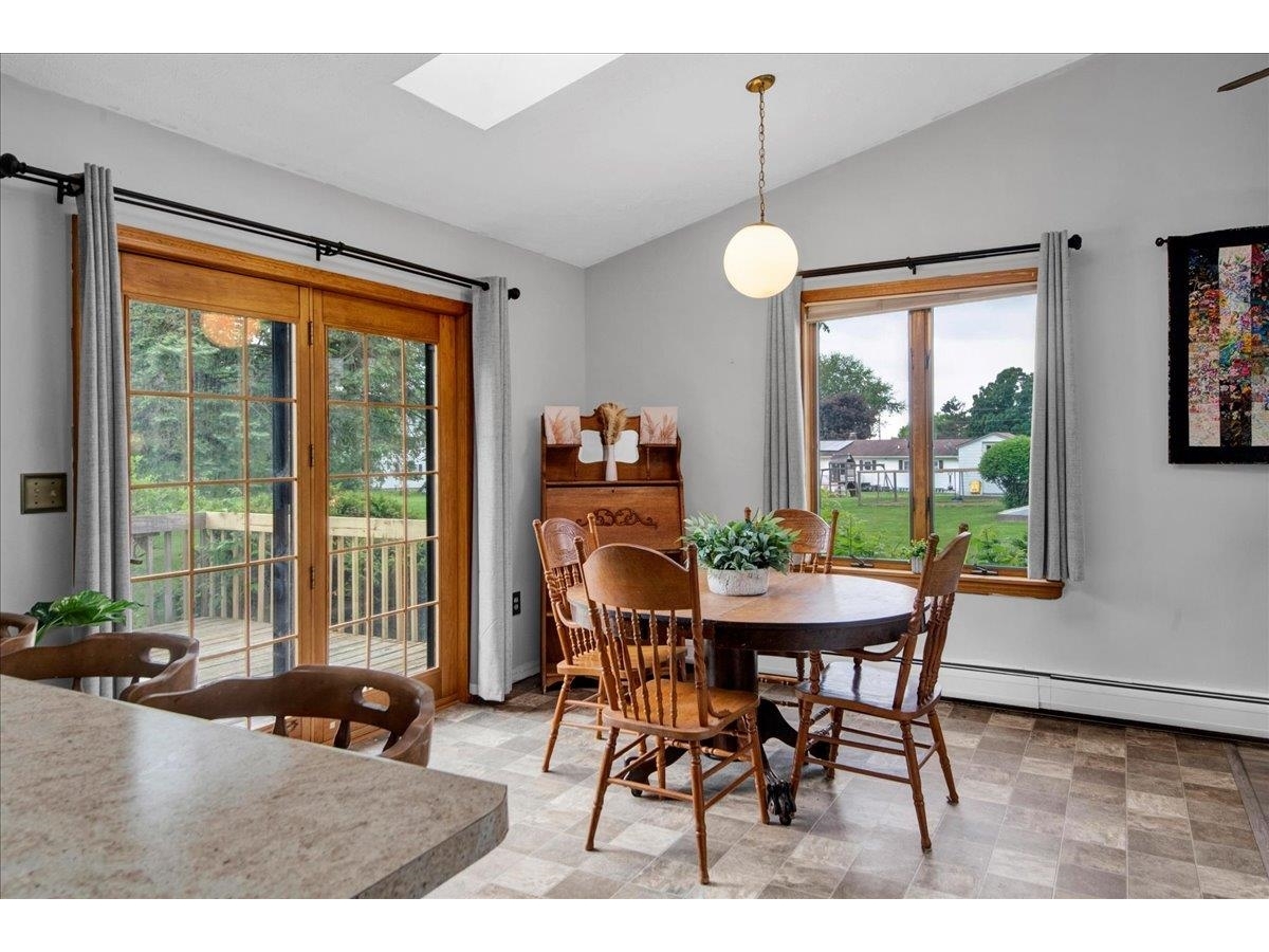 6 Meadowbrook Lane