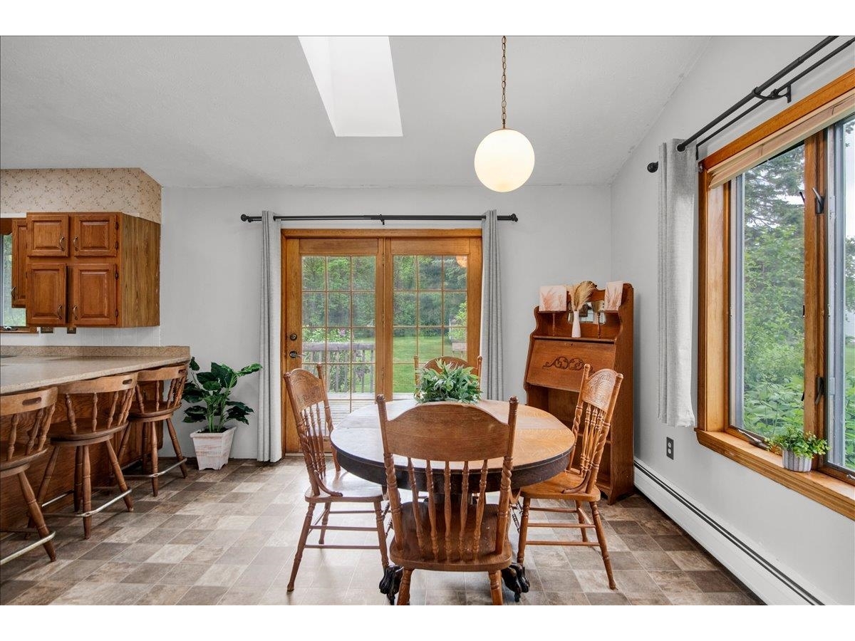 6 Meadowbrook Lane