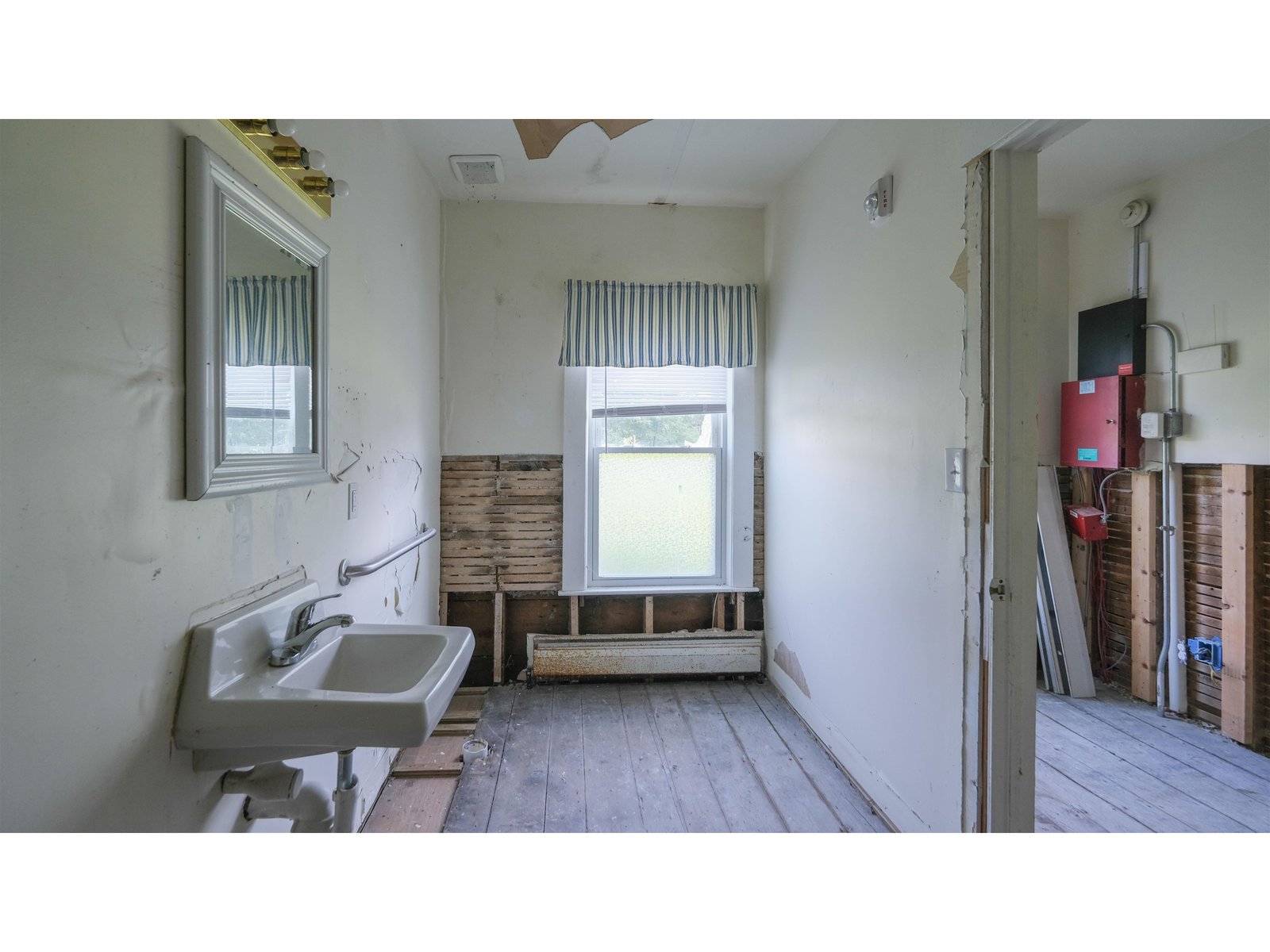 Hall bath