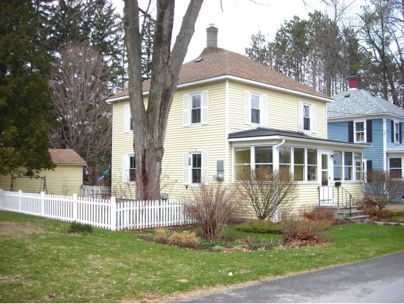 6 Oak ST