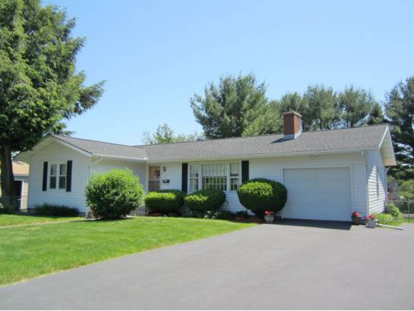 6 Redwood Terrace