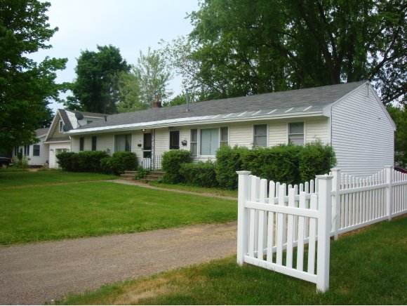 6 Seneca Avenue