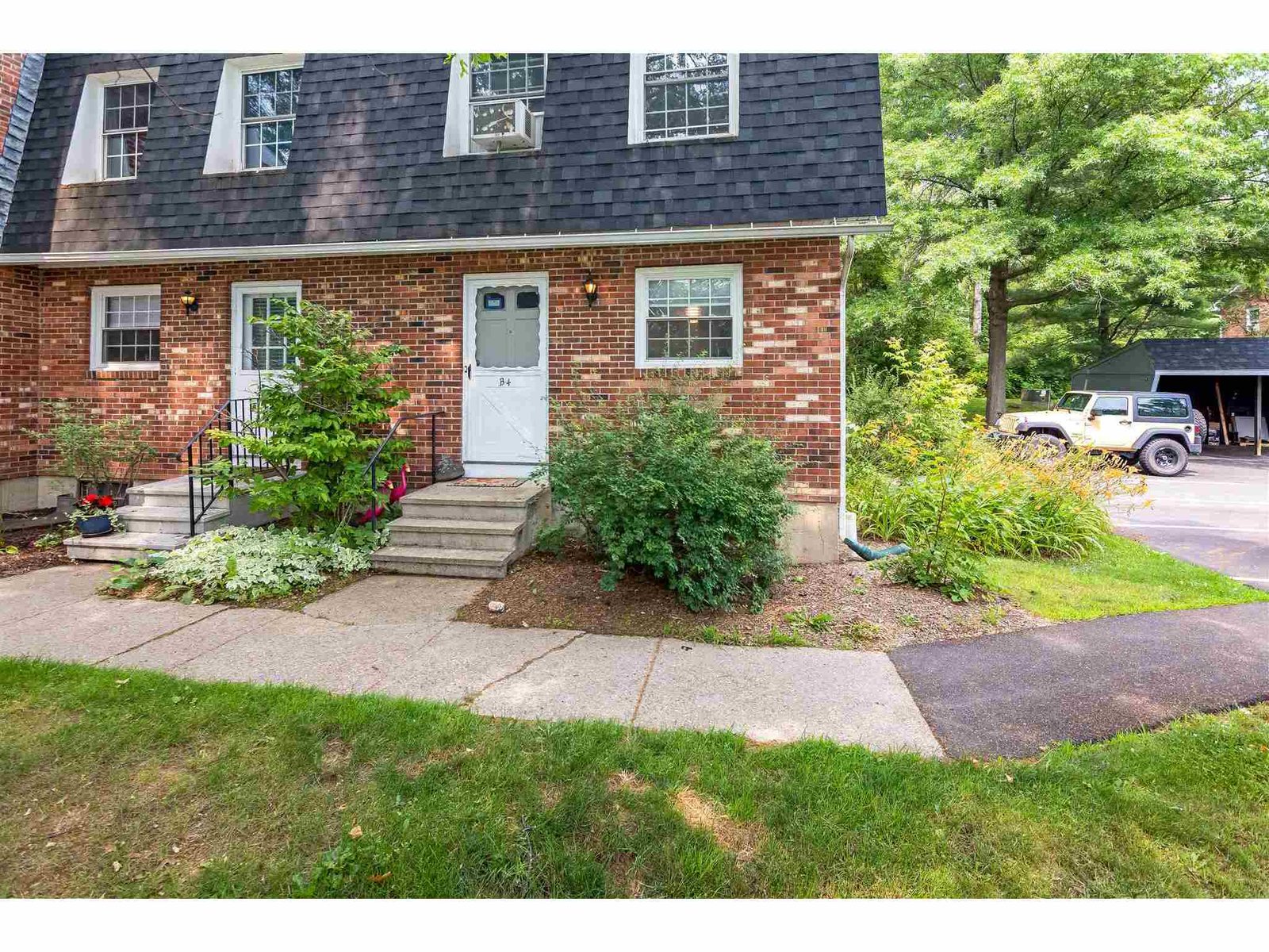 6 Sugartree Lane, Unit B4