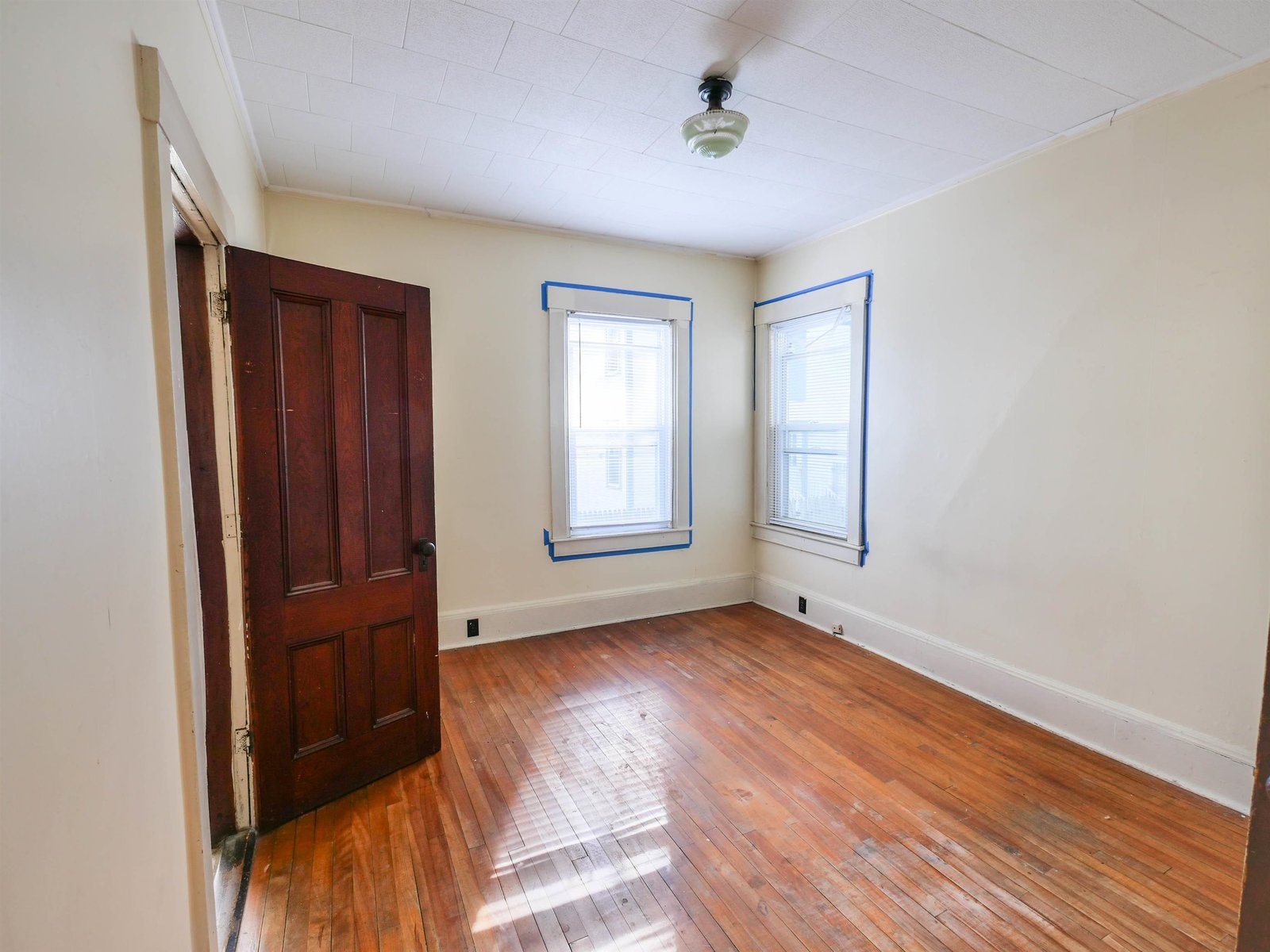 6 Tuttle Street