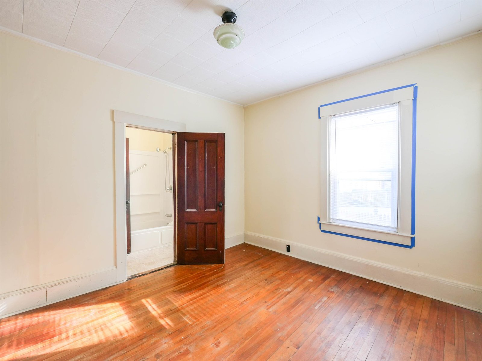6 Tuttle Street