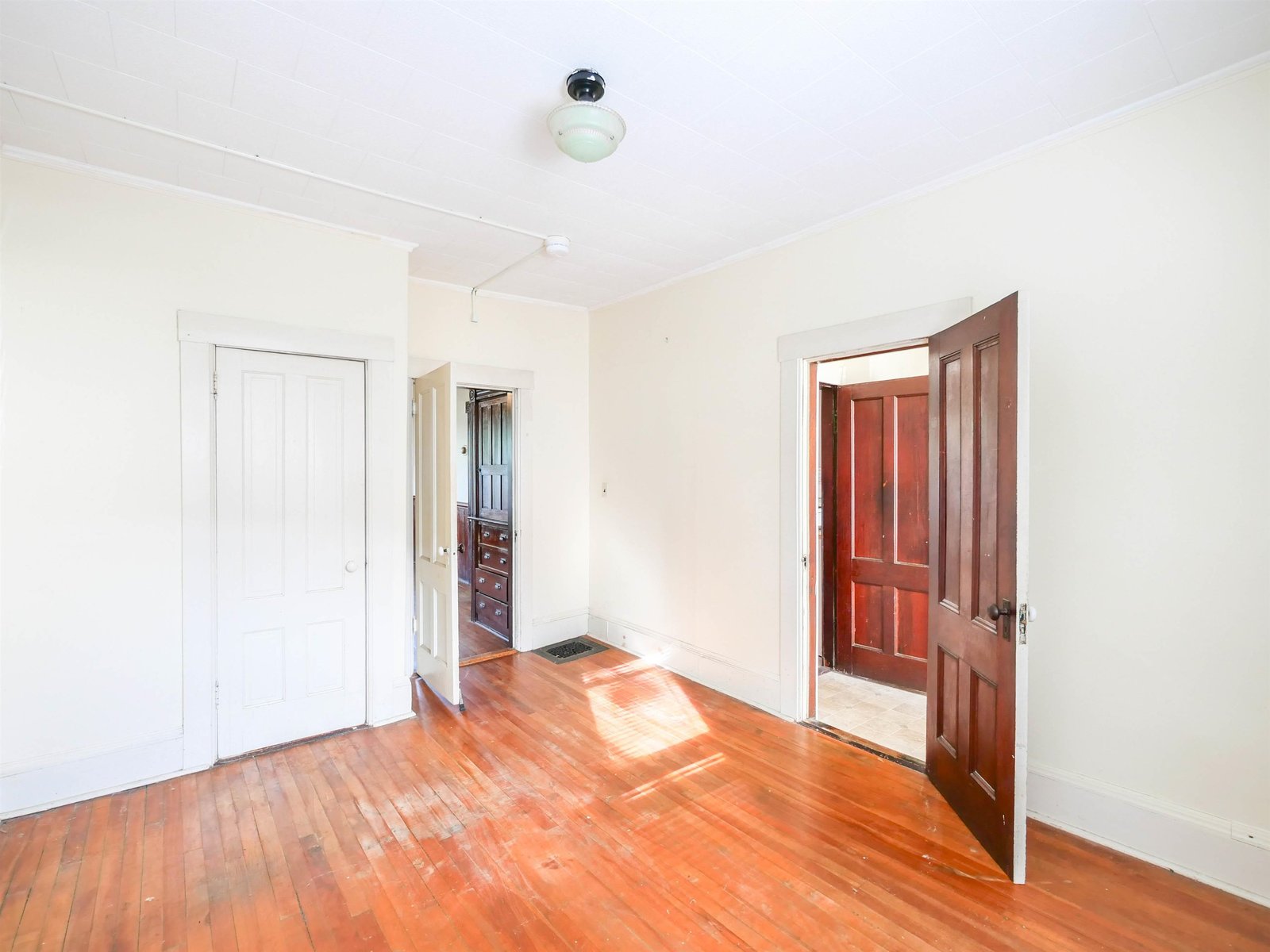 6 Tuttle Street