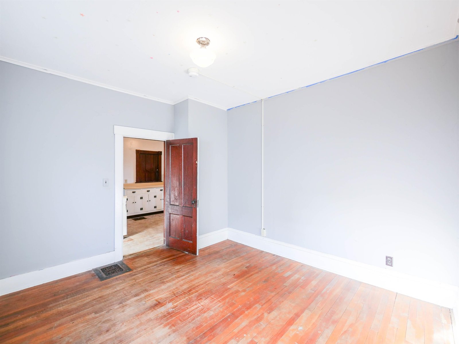 6 Tuttle Street