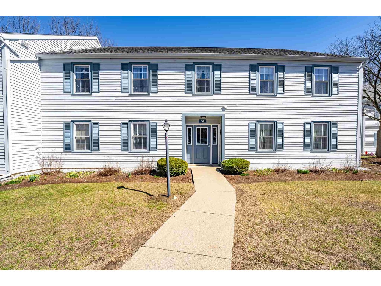 6 Twin Oaks Terrace