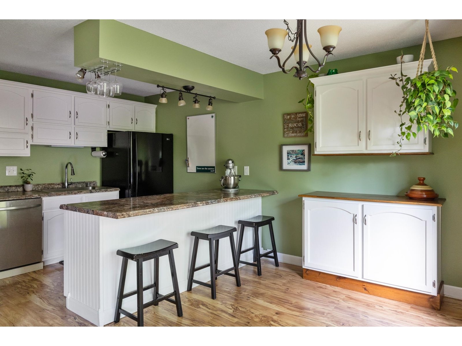 6 Twin Oaks Terrace