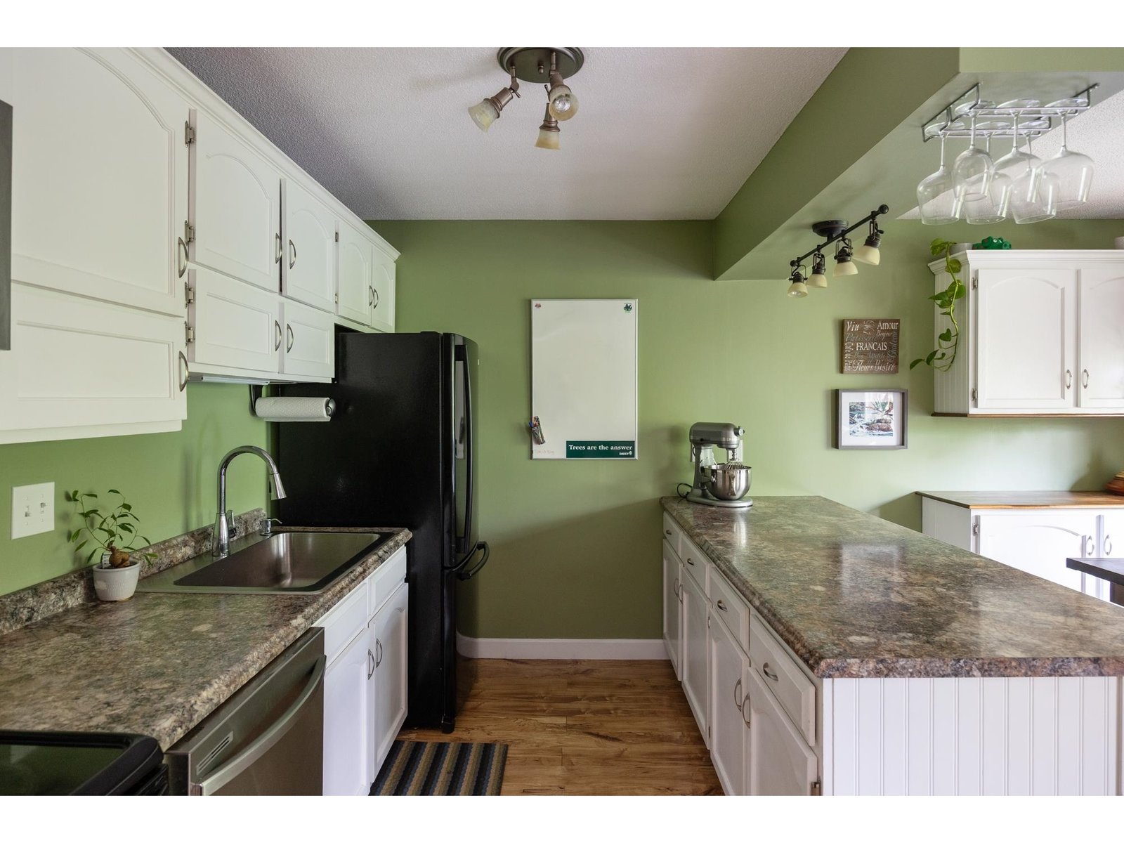 6 Twin Oaks Terrace