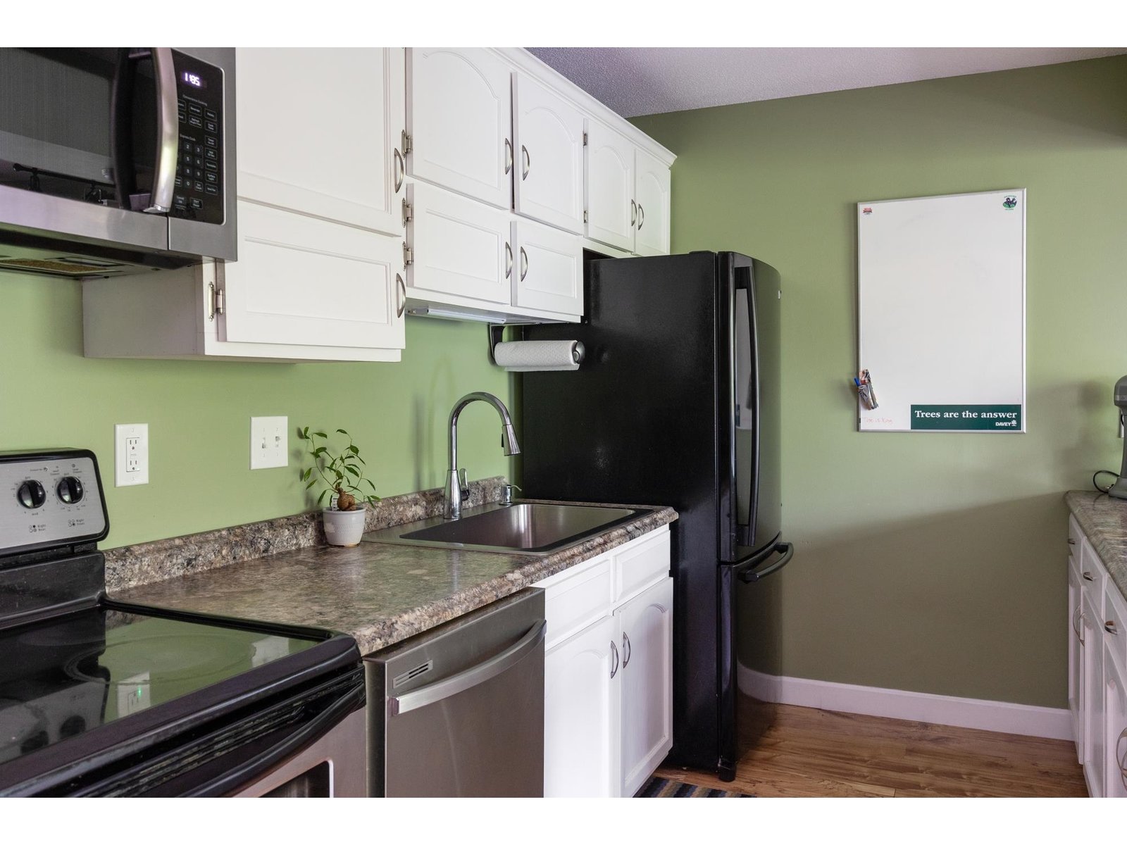 6 Twin Oaks Terrace