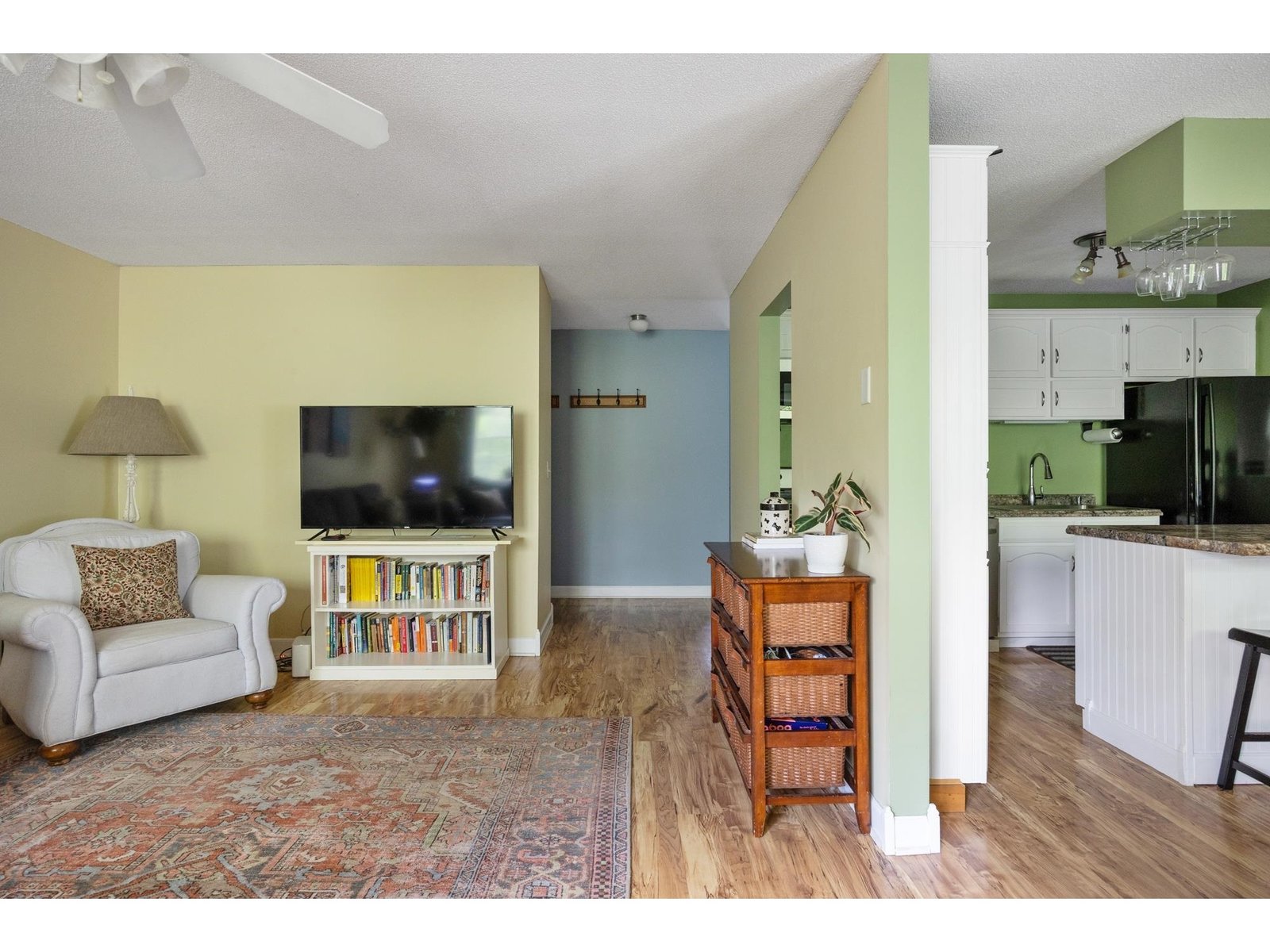 6 Twin Oaks Terrace