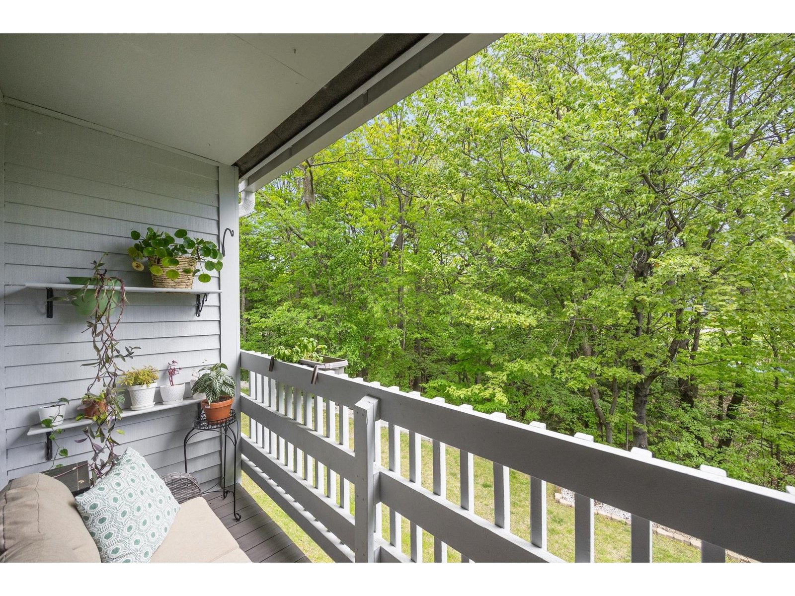 6 Twin Oaks Terrace