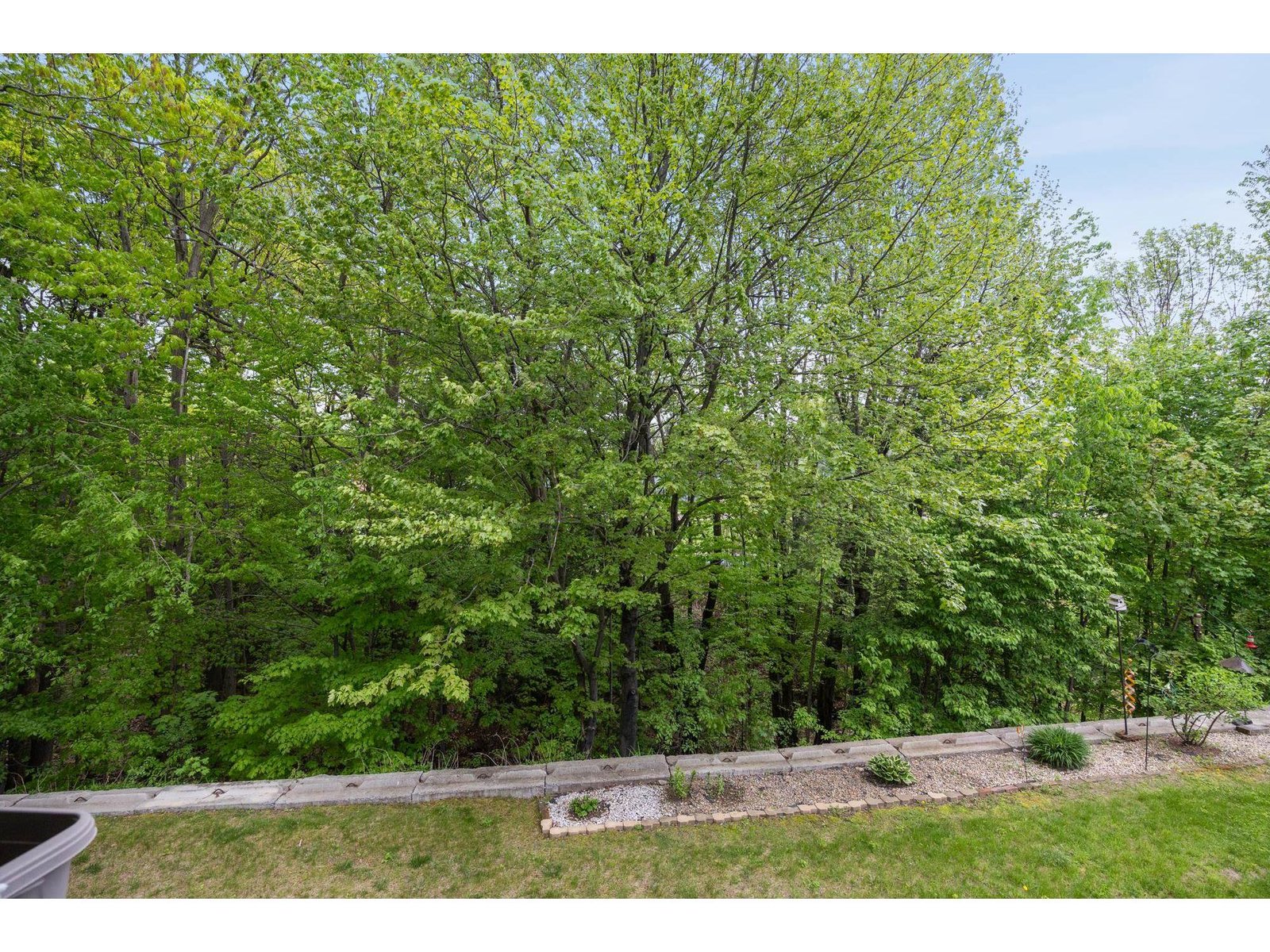 6 Twin Oaks Terrace
