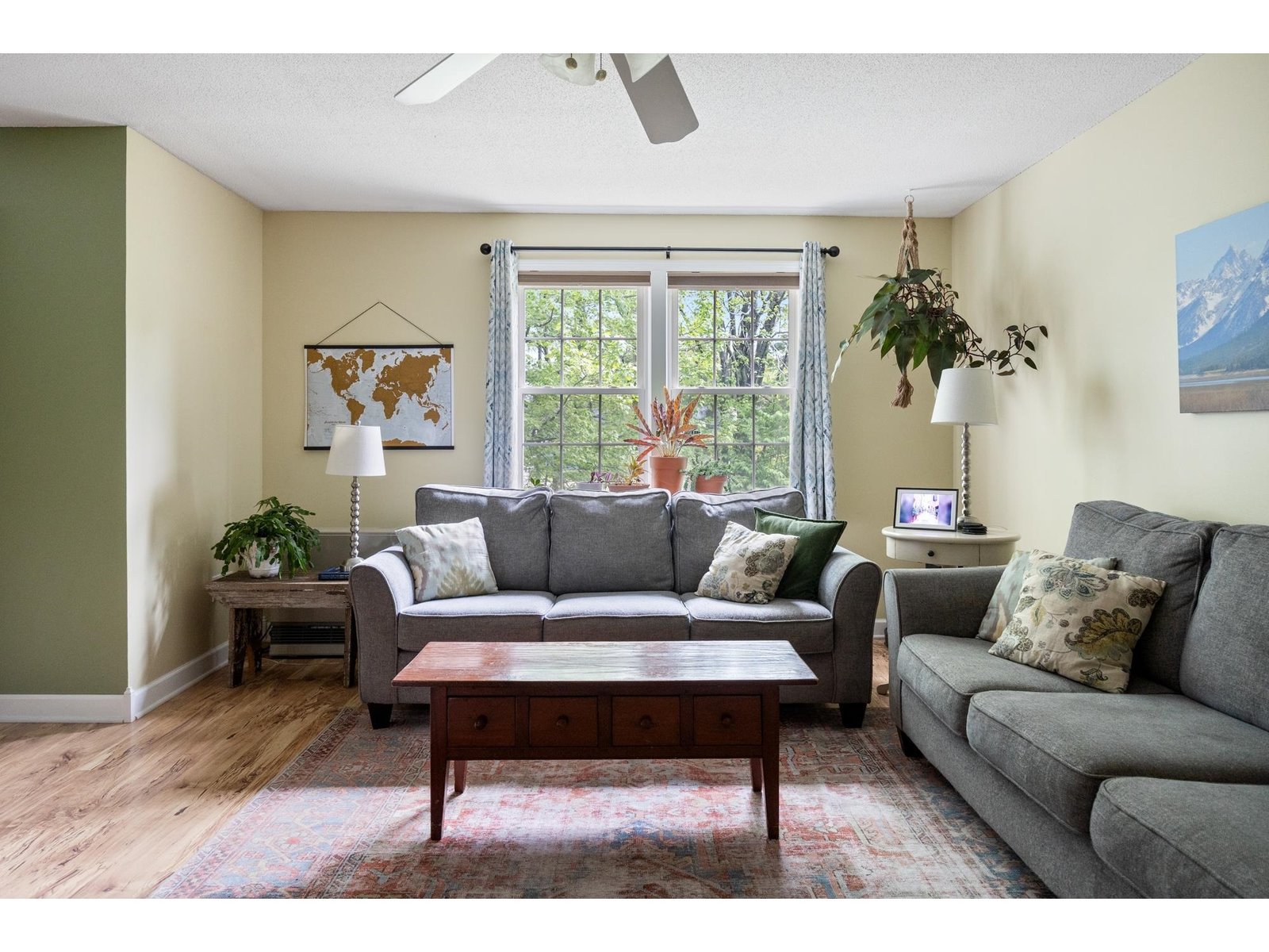 6 Twin Oaks Terrace