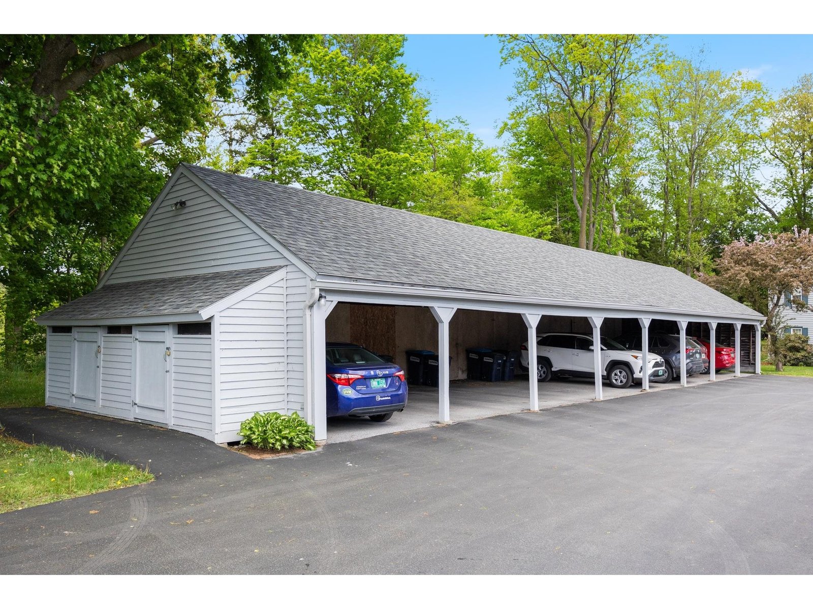6 Twin Oaks Terrace