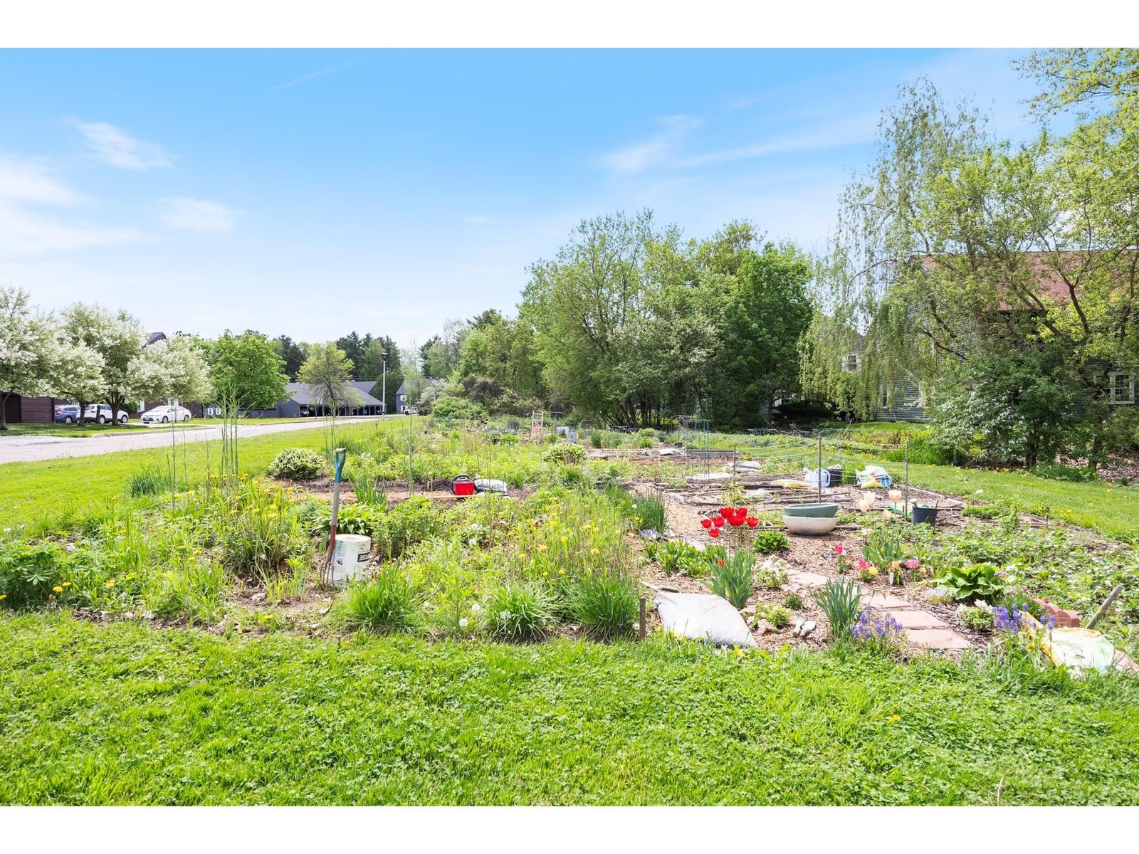 6 Twin Oaks Terrace