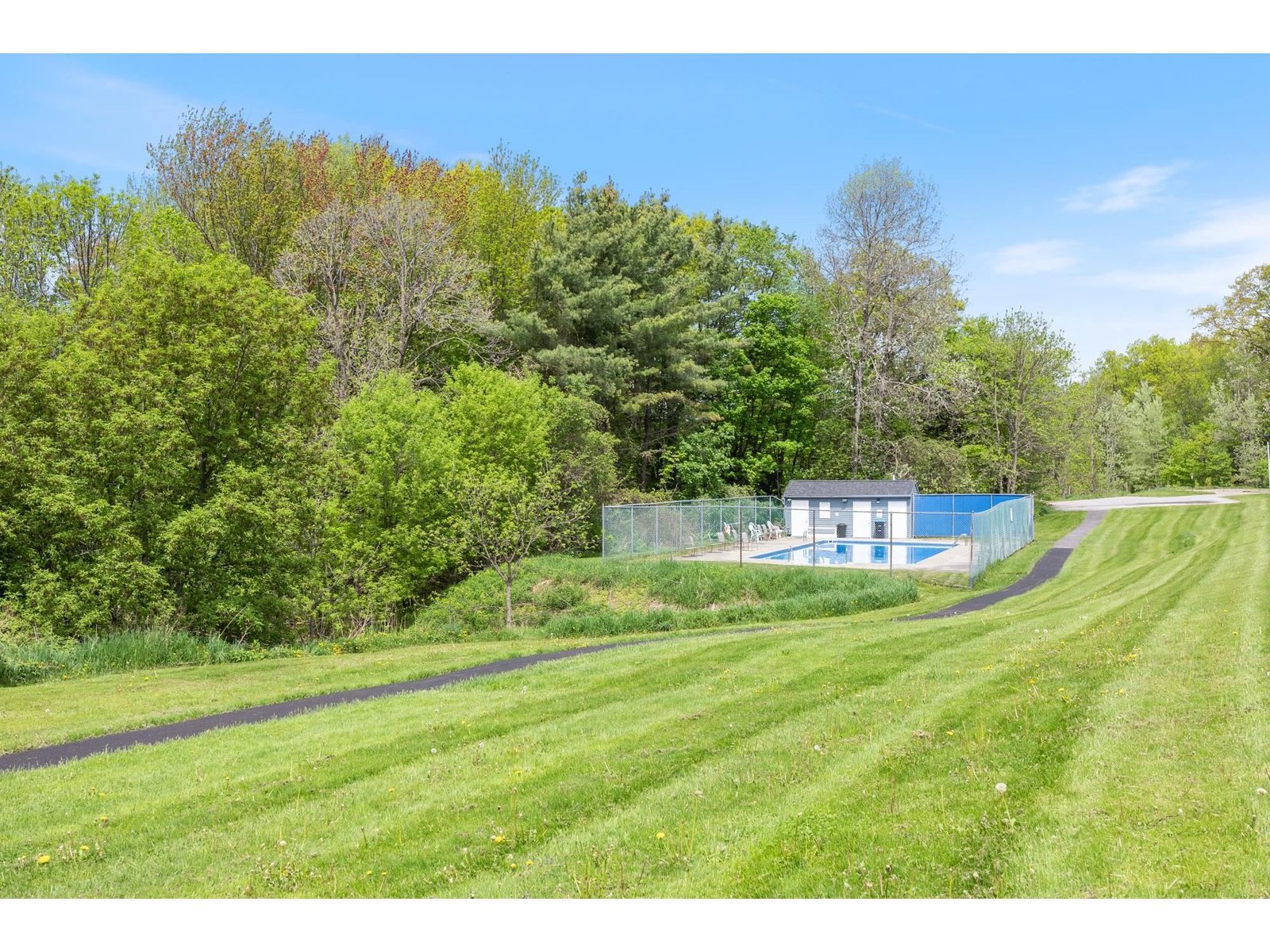 6 Twin Oaks Terrace